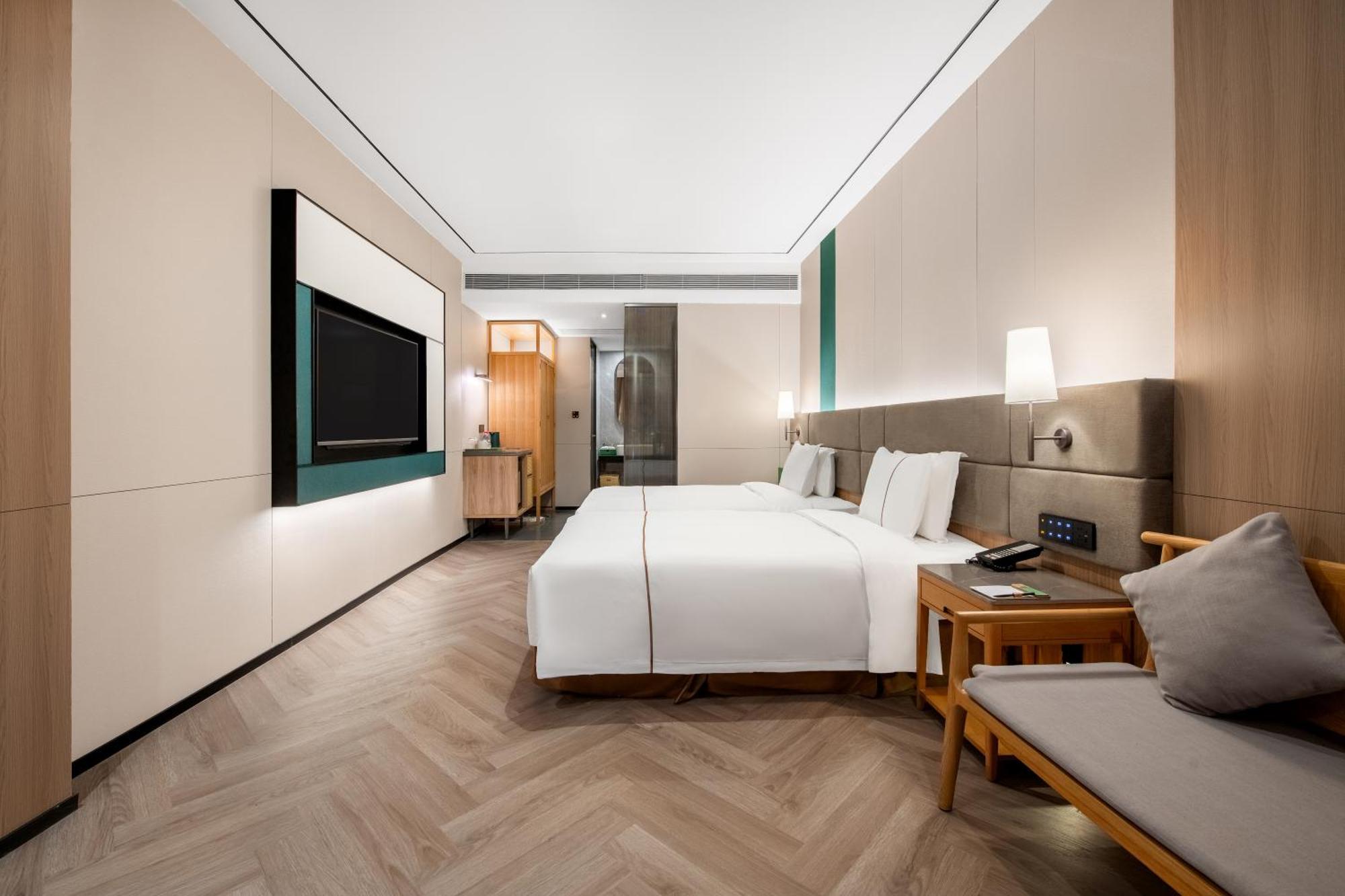 H' Elite Hotel- Free Fair Shuttle Bus And Registration Counter Hotel