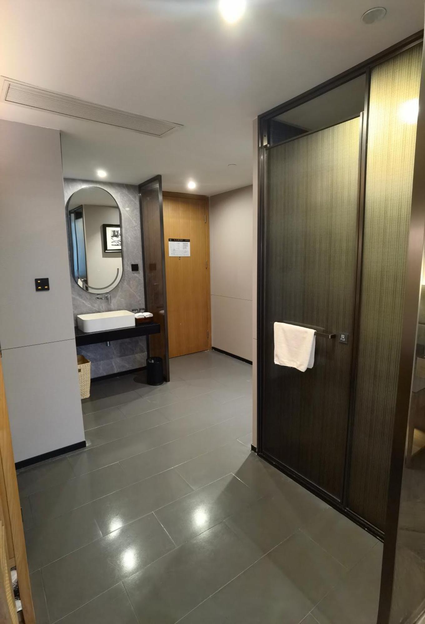 H' Elite Hotel- Free Fair Shuttle Bus And Registration Counter 4*