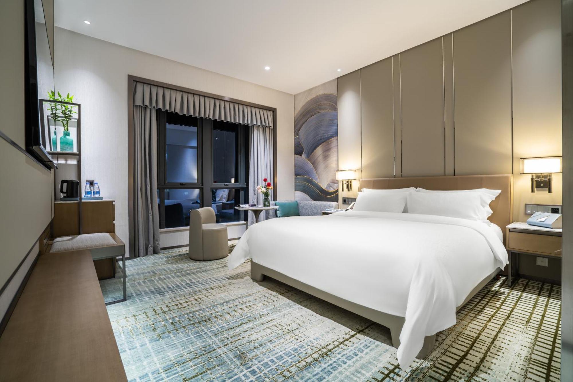 Hotel Victoria Zhujiang New Town - Free Shuttle Bus During Fair Period