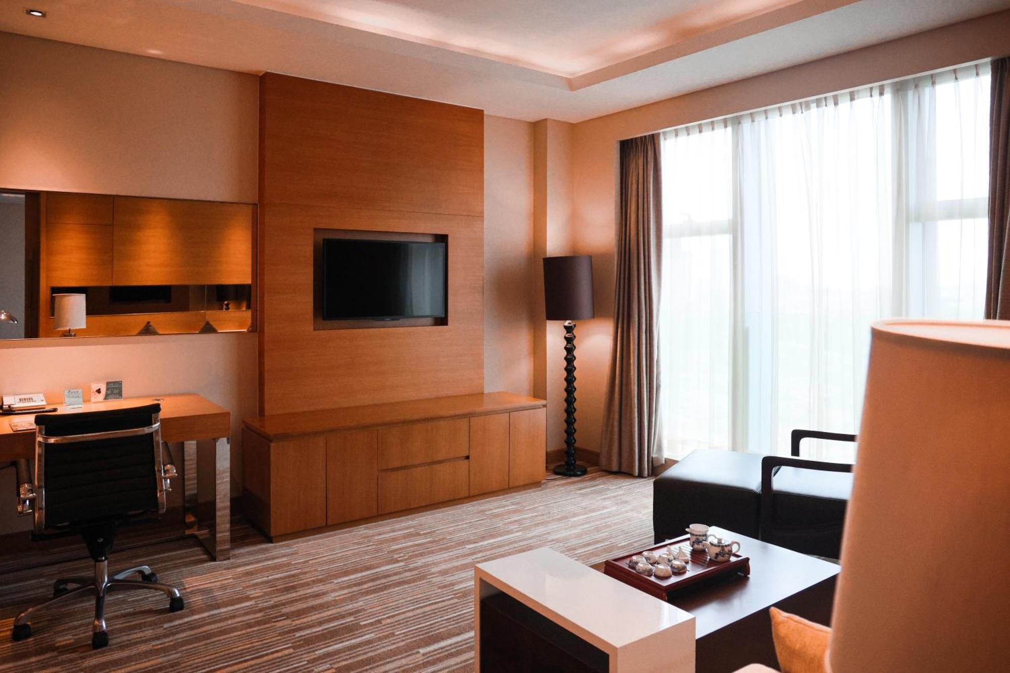 Junluxe Science City-free Shuttle Bus Service To Fair Hotel