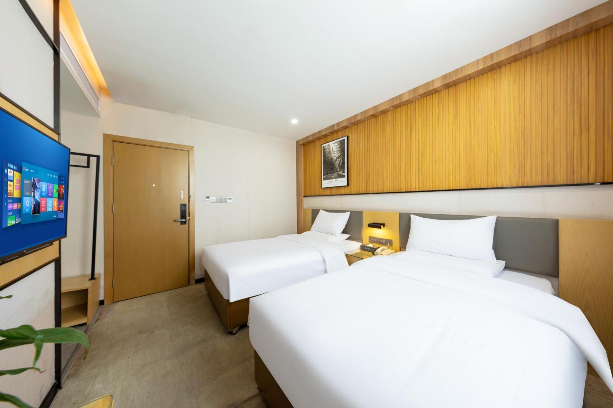 Hotel The Time Pazhou-free Shuttle Bus For Fair 2*