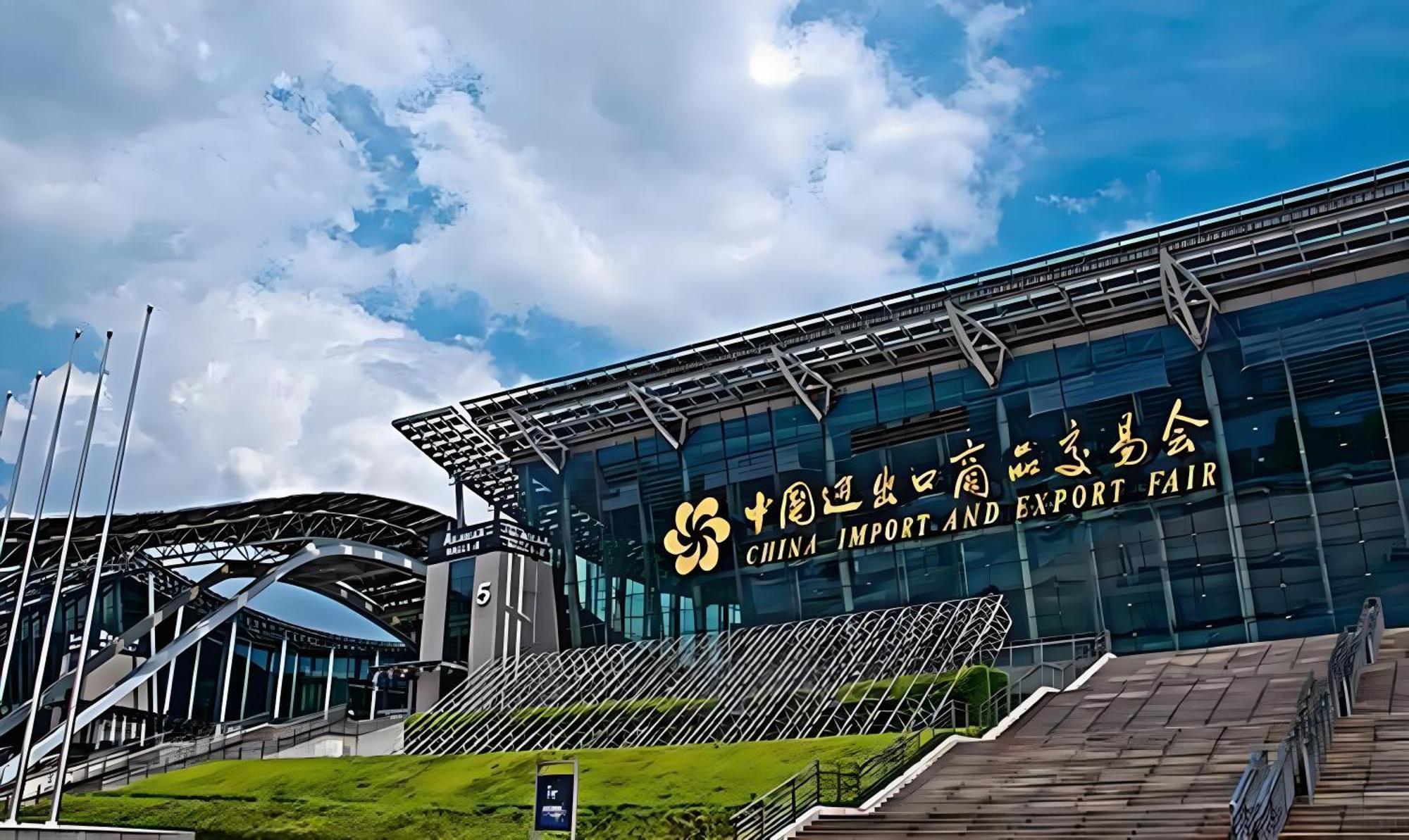 Lan Wan - Yongqing Walking Street&shamian Island Scenic Spot Branch- Exit F Towards Shamian Island At Huangsha Metro Trf Stop Of Line 1&line 6--airport Pick-up Service
