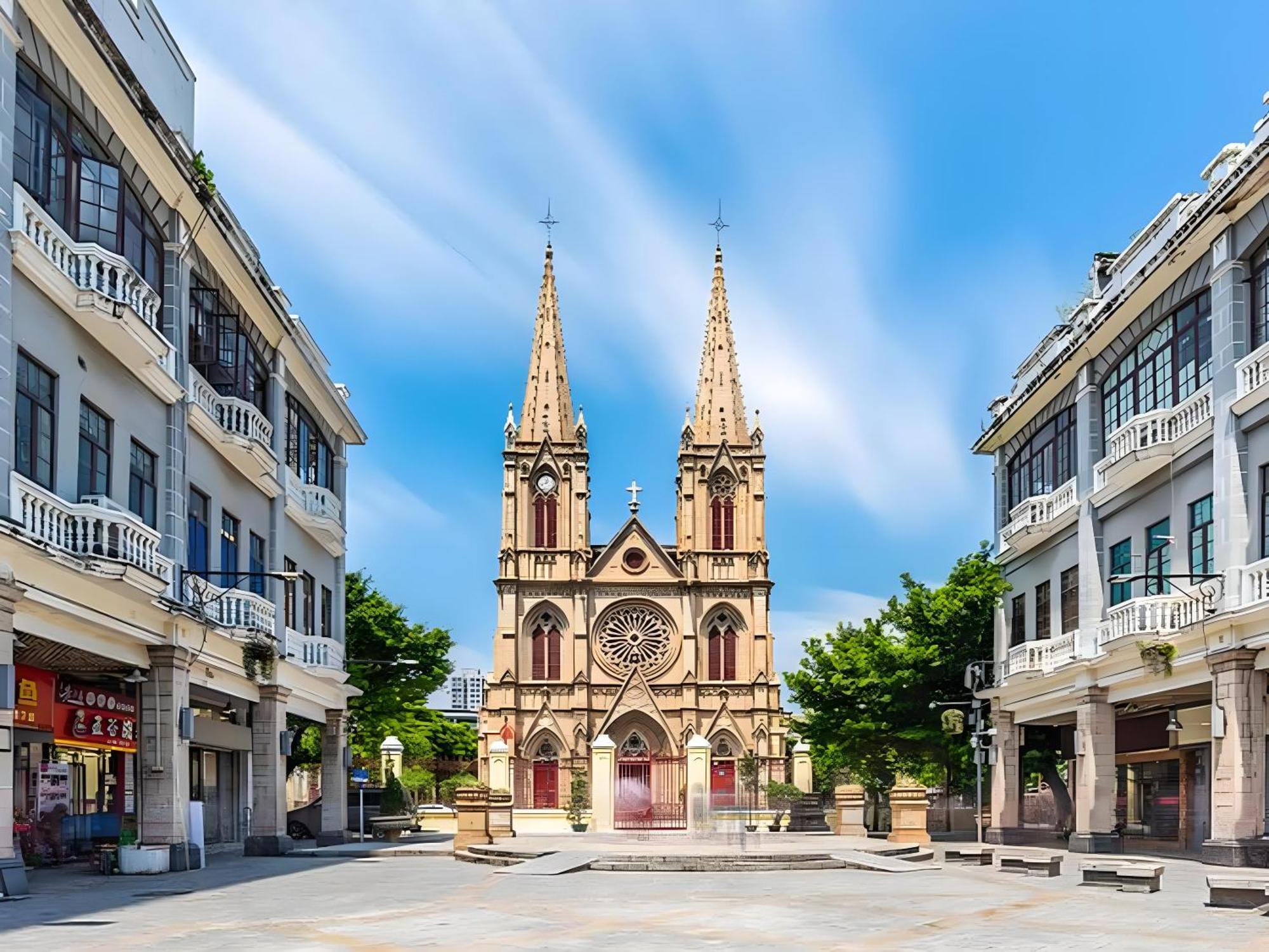 Lan Wan - Yongqing Walking Street&shamian Island Scenic Spot Branch- Exit F Towards Shamian Island At Huangsha Metro Trf Stop Of Line 1&line 6--airport Pick-up Service Hotel Canton