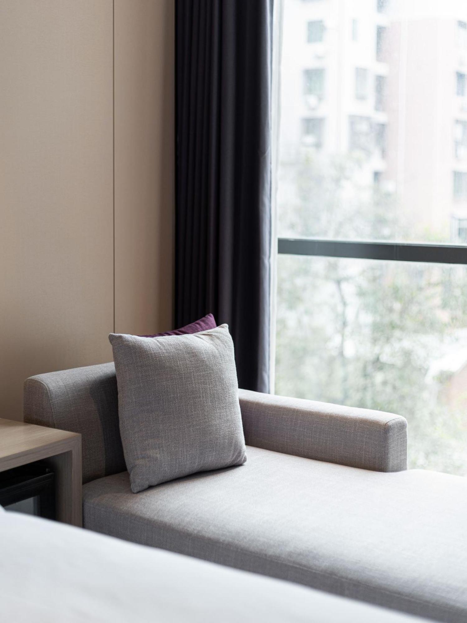 Lavande International Taikoo Hui Square Shipaiqiao Metro Station Branch - Free Shuttle Bus To Fair Complex During Fair Period & Free Vpn Internet Access 4* Guangzhou