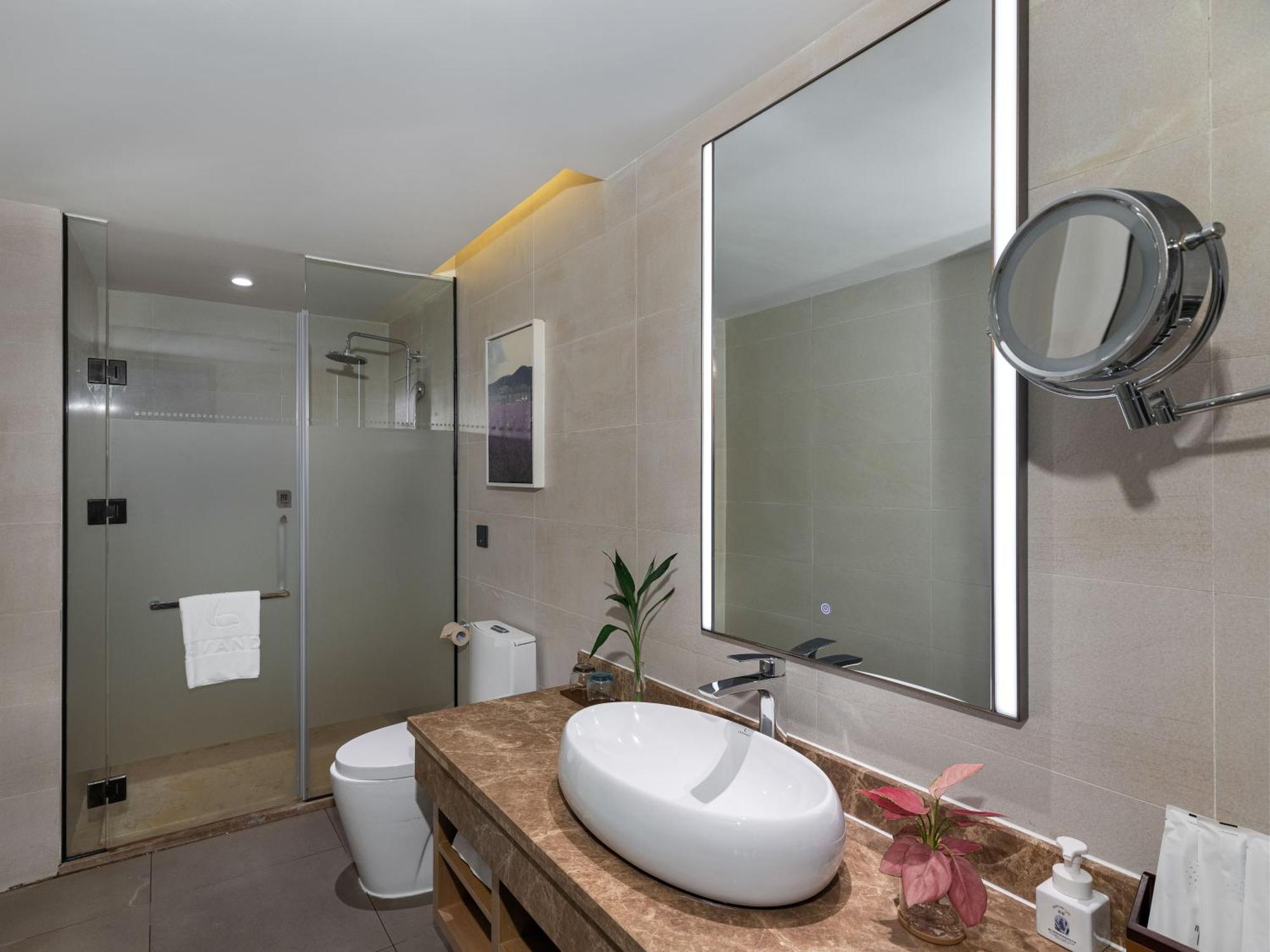 Hotel Lavande International Taikoo Hui Square Shipaiqiao Metro Station Branch - Free Shuttle Bus To Fair Complex During Fair Period & Free Vpn Internet Access