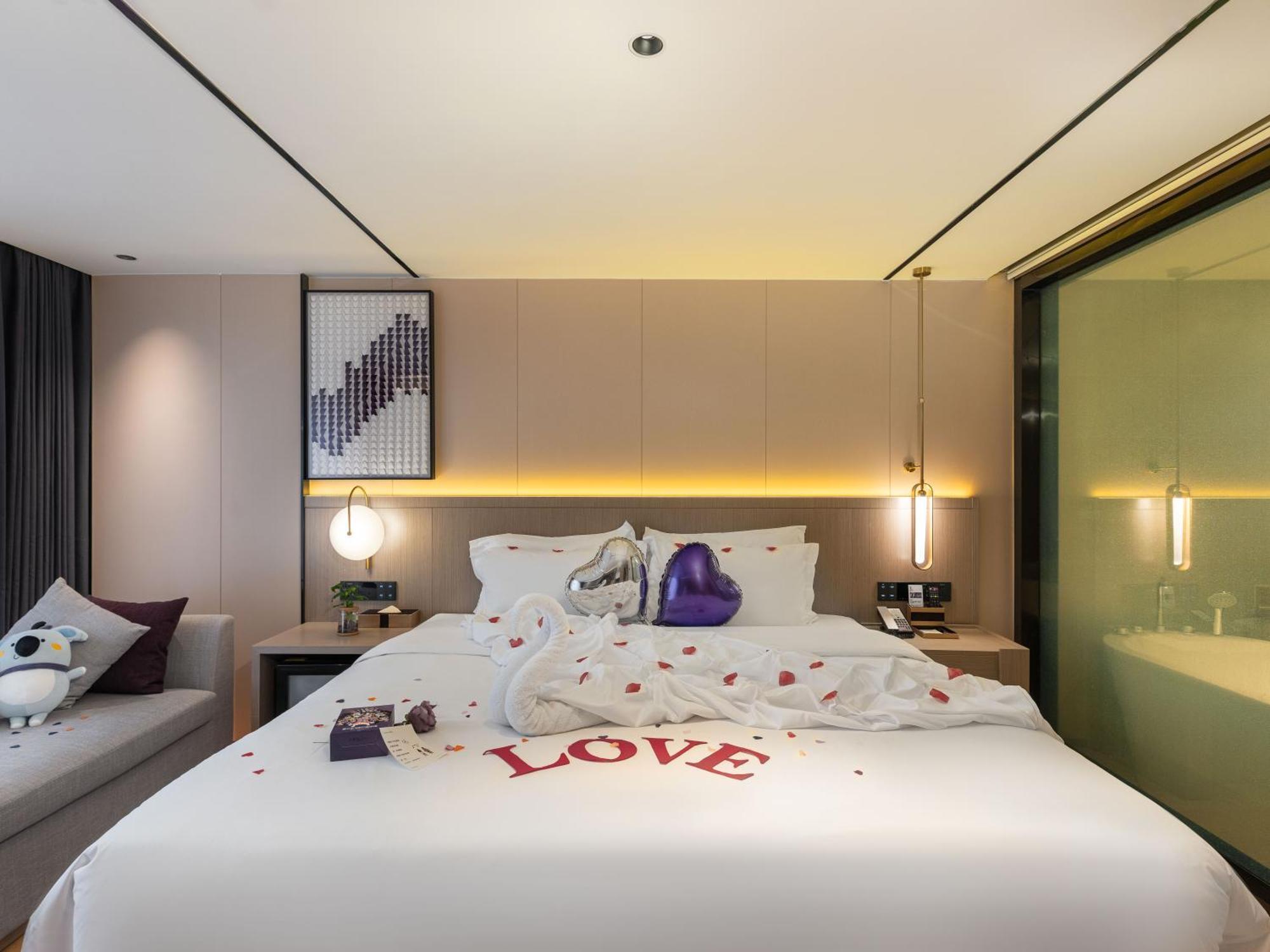 Hotel Lavande International Taikoo Hui Square Shipaiqiao Metro Station Branch - Free Shuttle Bus To Fair Complex During Fair Period & Free Vpn Internet Access Guangzhou