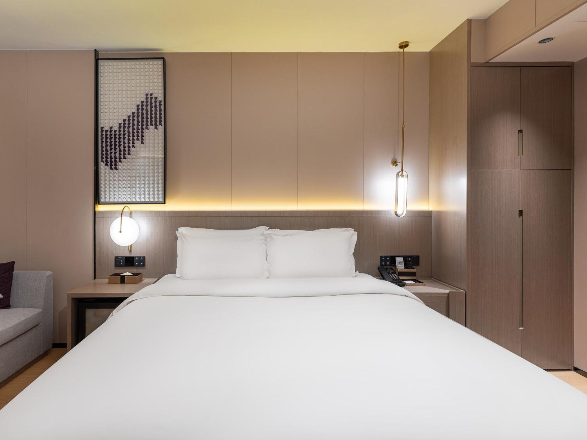 Hotel Lavande International Taikoo Hui Square Shipaiqiao Metro Station Branch - Free Shuttle Bus To Fair Complex During Fair Period & Free Vpn Internet Access 4*