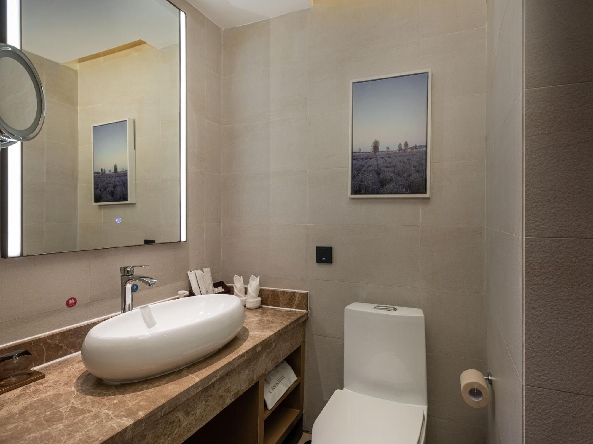 Hotel Lavande International Taikoo Hui Square Shipaiqiao Metro Station Branch - Free Shuttle Bus To Fair Complex During Fair Period & Free Vpn Internet Access Guangzhou