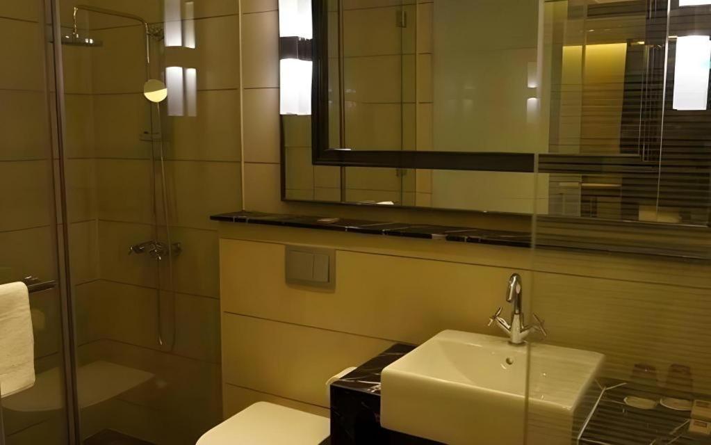 Hotel The Mulian Zhujiang New Town 3*