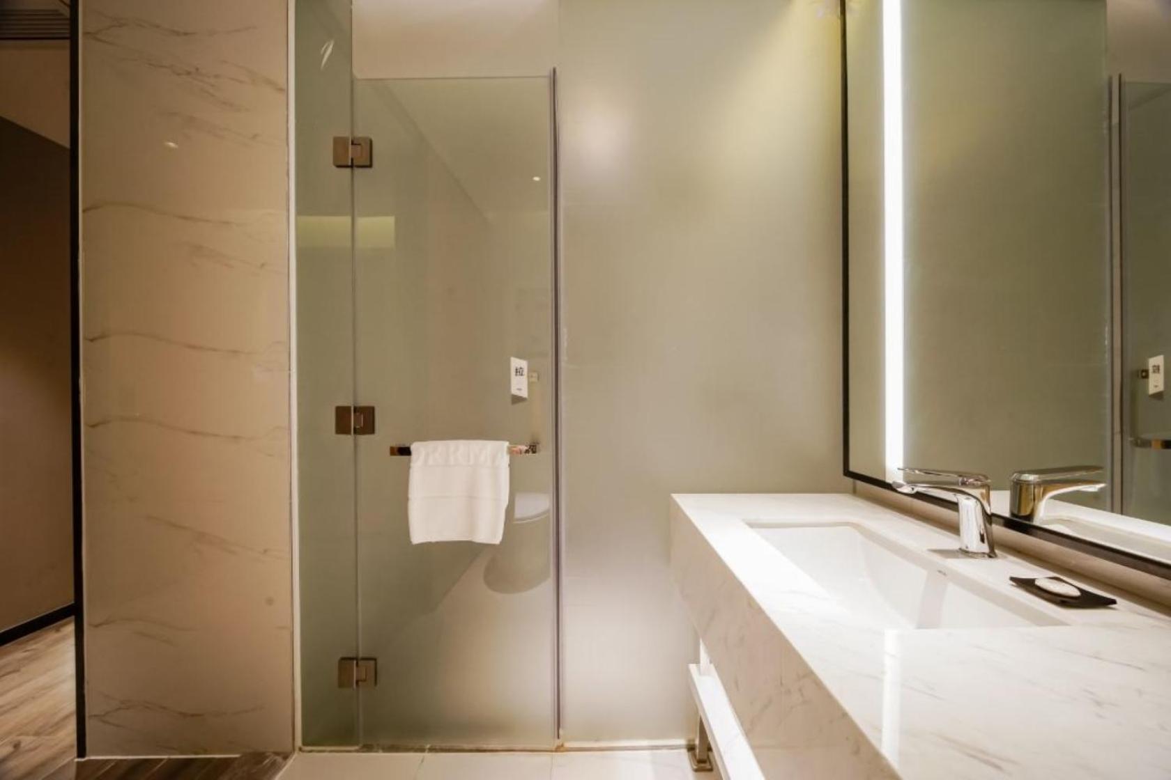 Borrman International Tower Chigang Metro Station Flagship Branch 4*