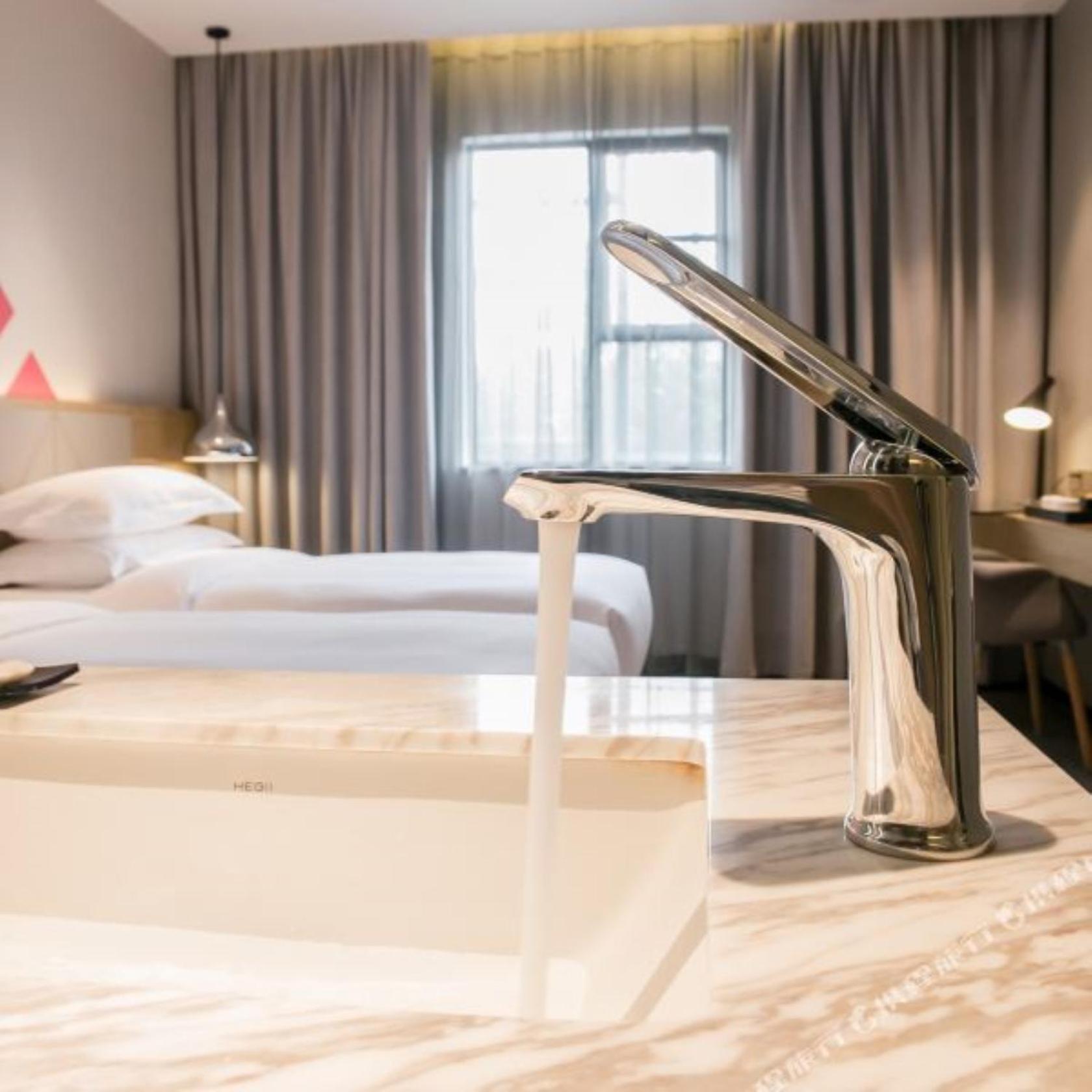 Hotel Borrman International Tower Chigang Metro Station Flagship Branch 4*