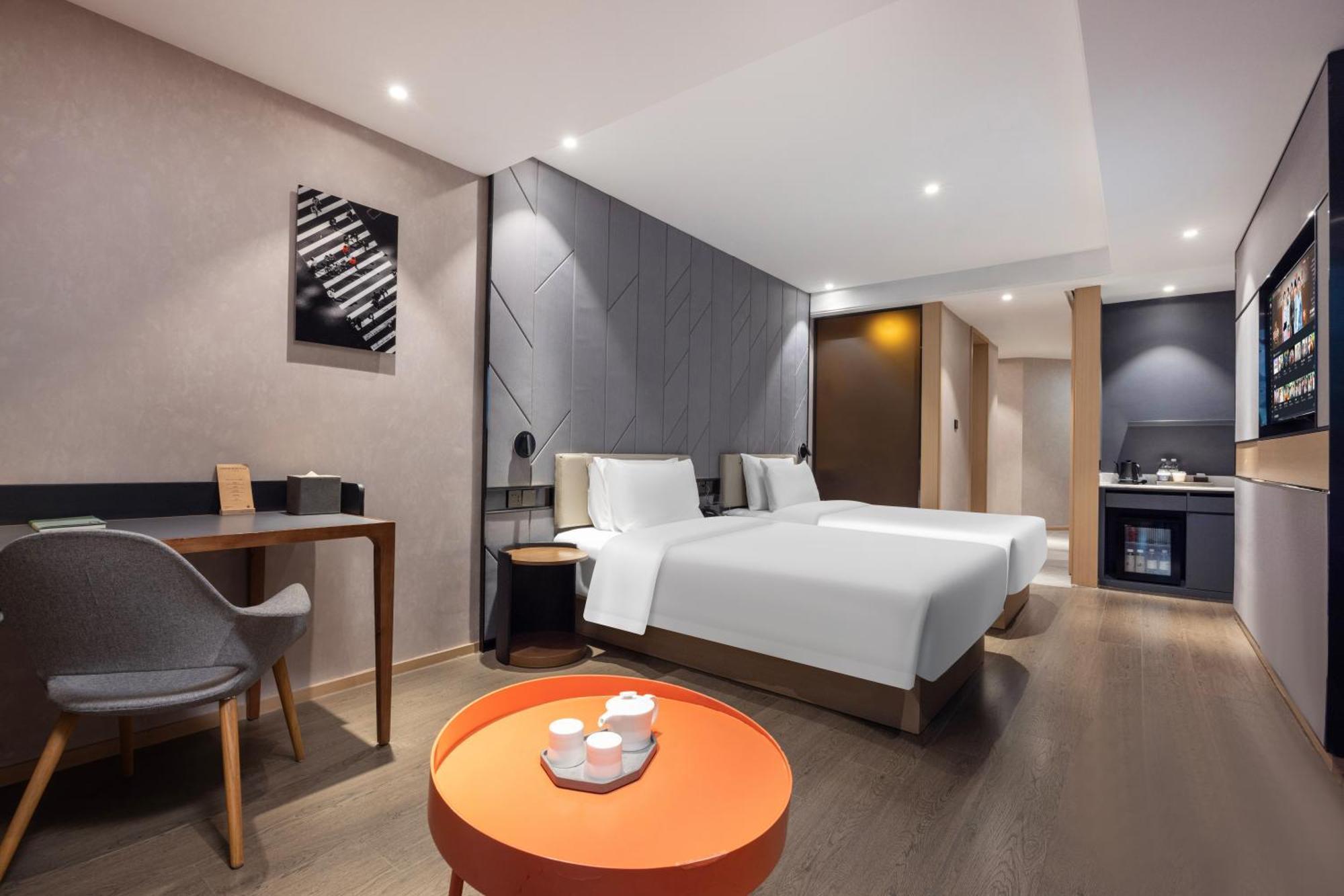 Hotel Atour Gangding Metro Station Taikoo Hui Tianhe --- Free Shuttle Bus Service Between Fair And During The Fair 5*