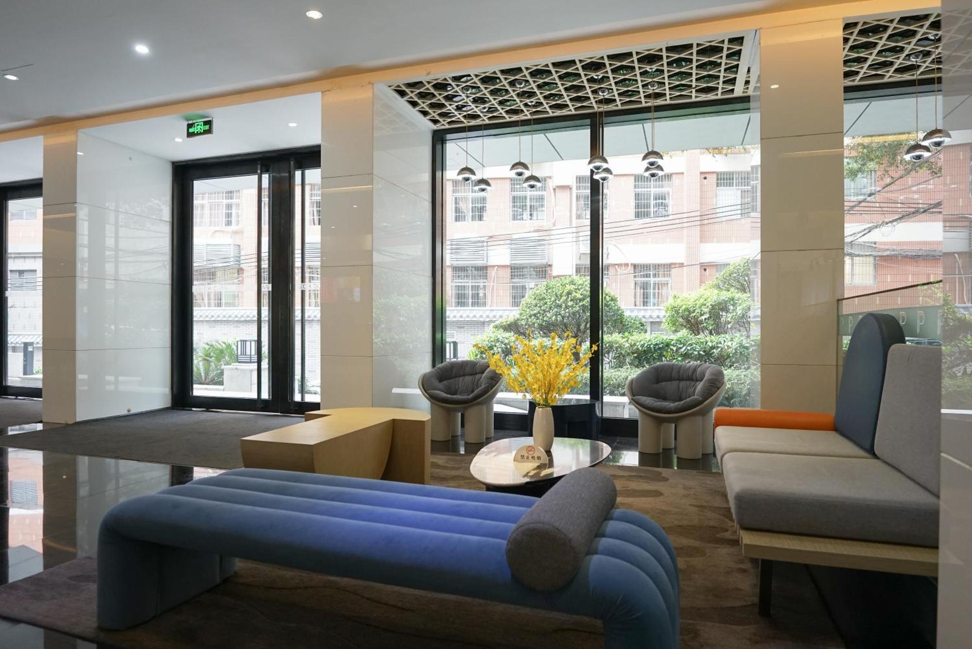 Paco Ouzhuang Metro Guangzhou-free Shuttle To Fair 4*