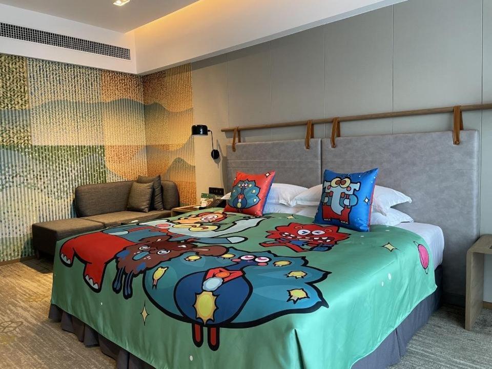 South - Fair Free Shuttle Bus, Near Metro Station, Nanhu Paradise 4* Canton