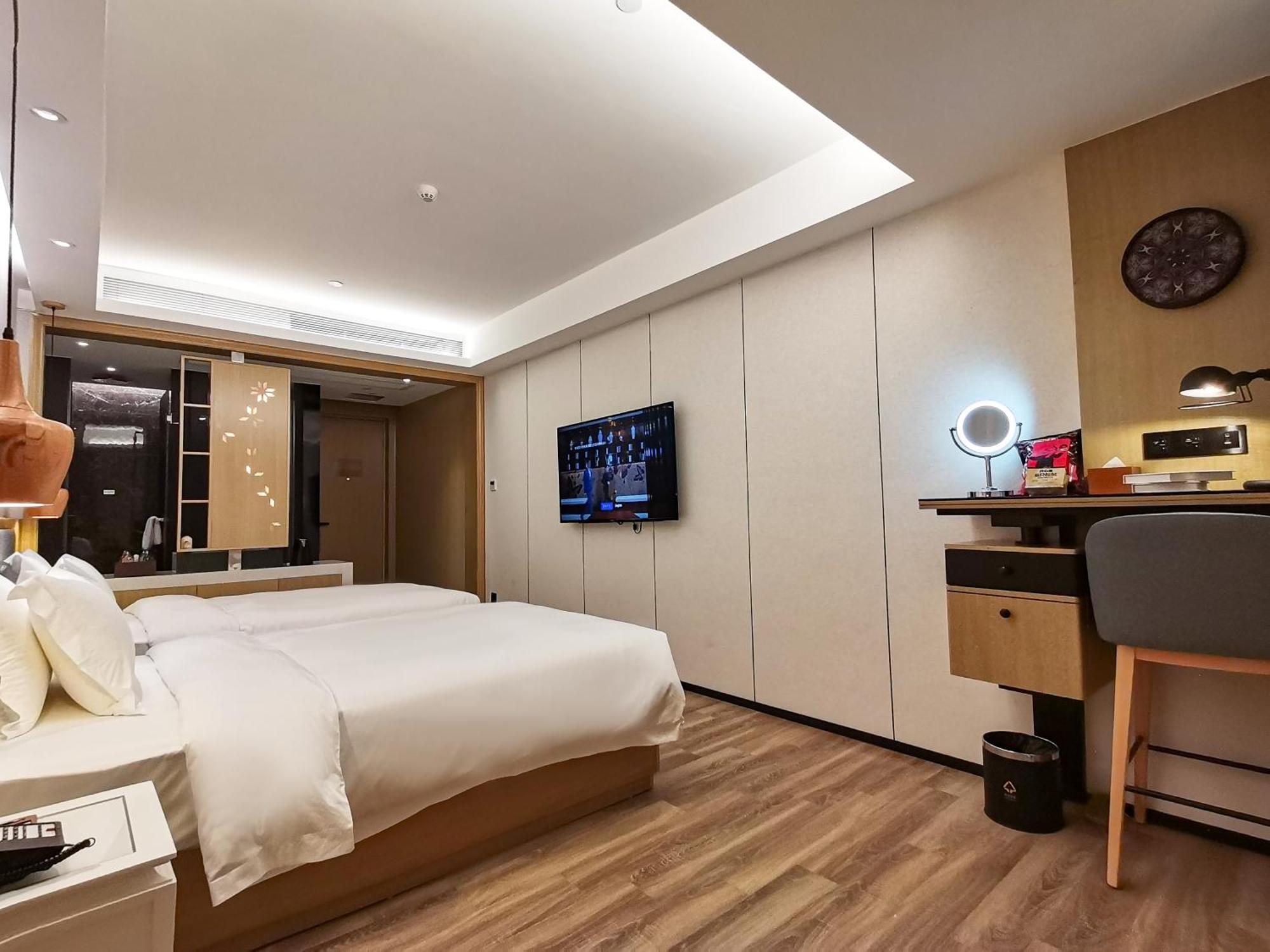 Paco Beijinglu Metro Guangzhou-free Shuttle Bus For Fair Hotel