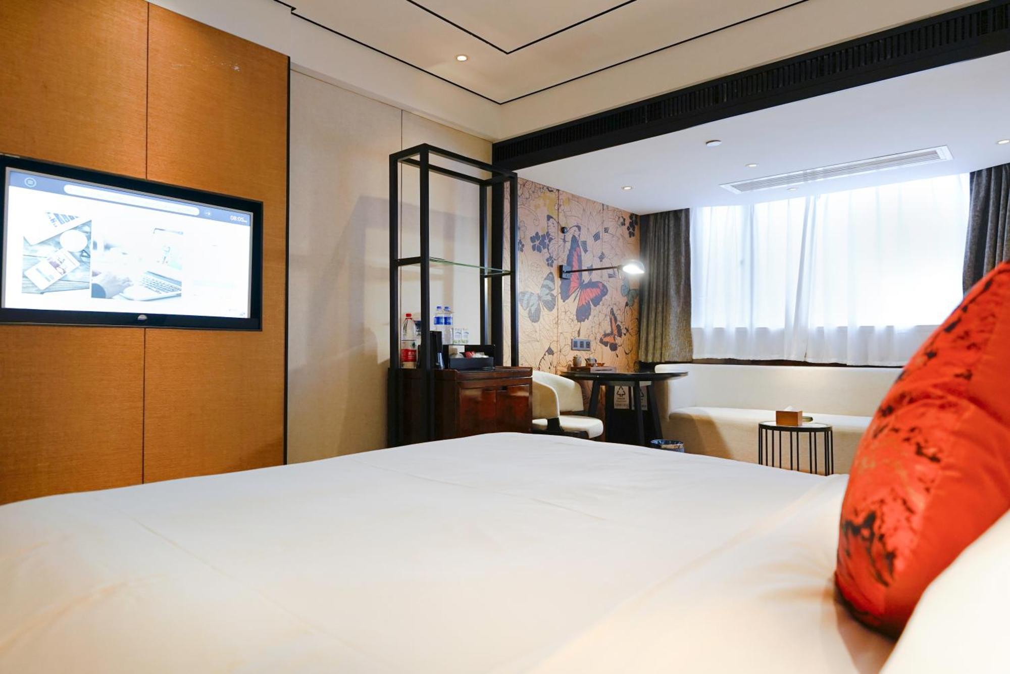 Hotel Paco Zoo Metro Branch-free Shuttle Bus For Fair 4*