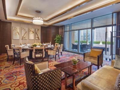 Hotel Junluxe Science City-free Shuttle Bus Service To Fair