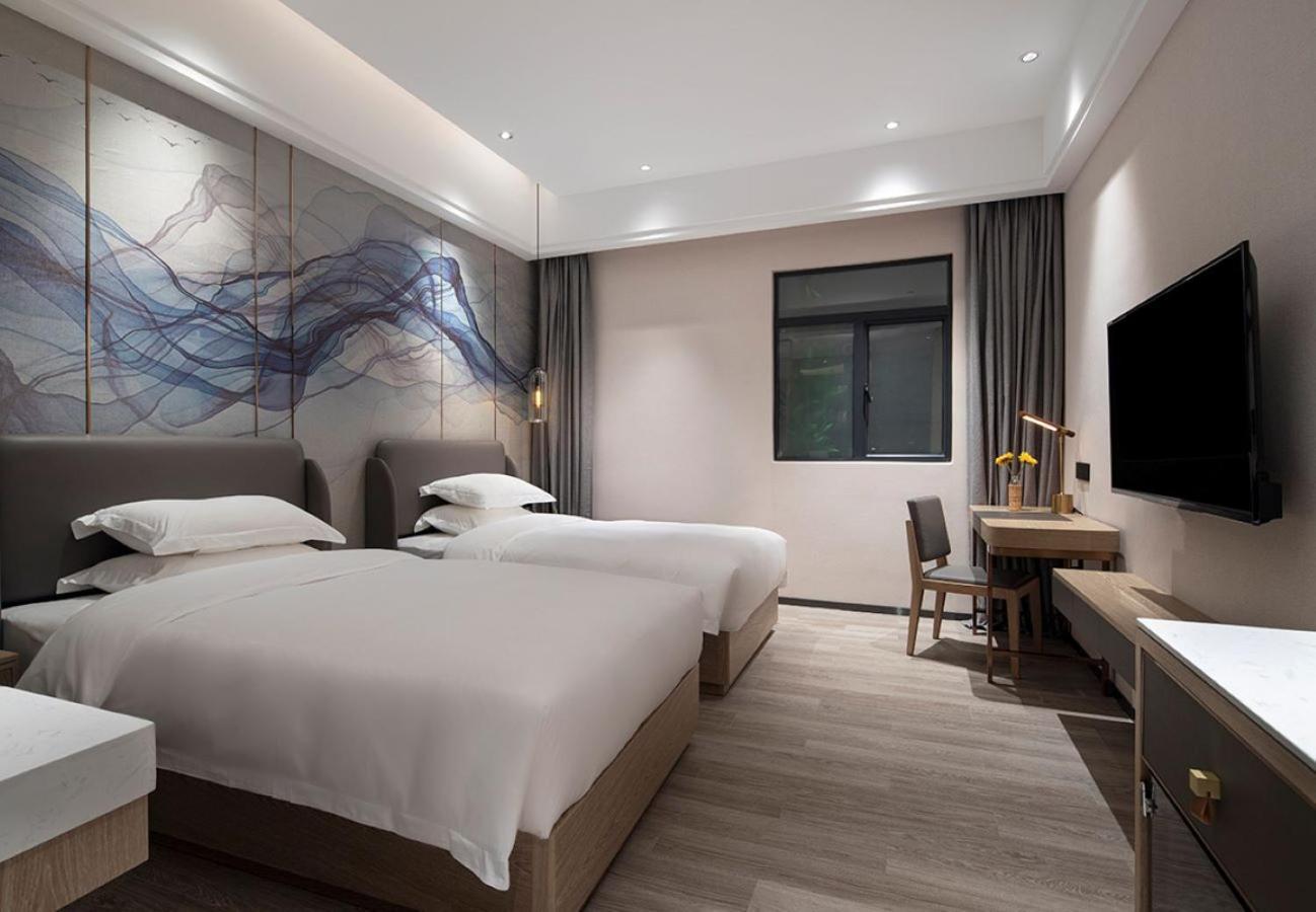 Paco Jinfeng Metro - Free Shuttle Bus For Fair Hotel 4*