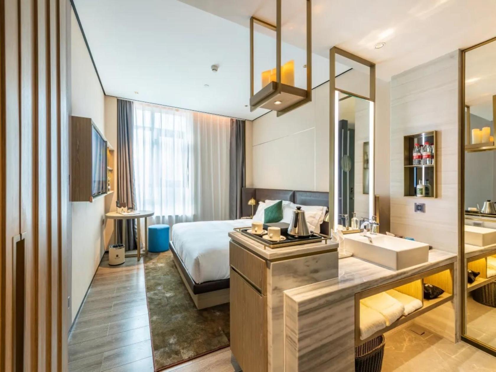 Hotel Echarm International Ouzhuang Metro Station Branch - Free Deliver Service To Fair Complex During Fair Period