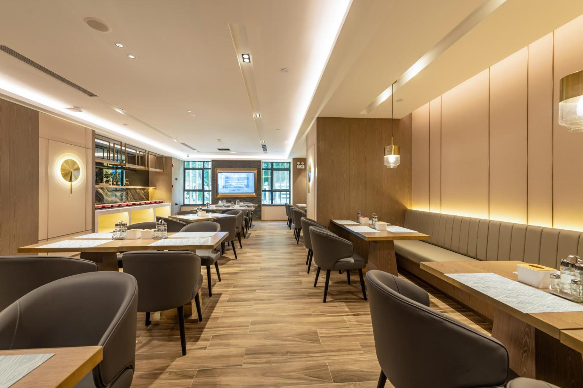 Hotel Echarm International Ouzhuang Metro Station Branch - Free Deliver Service To Fair Complex During Fair Period