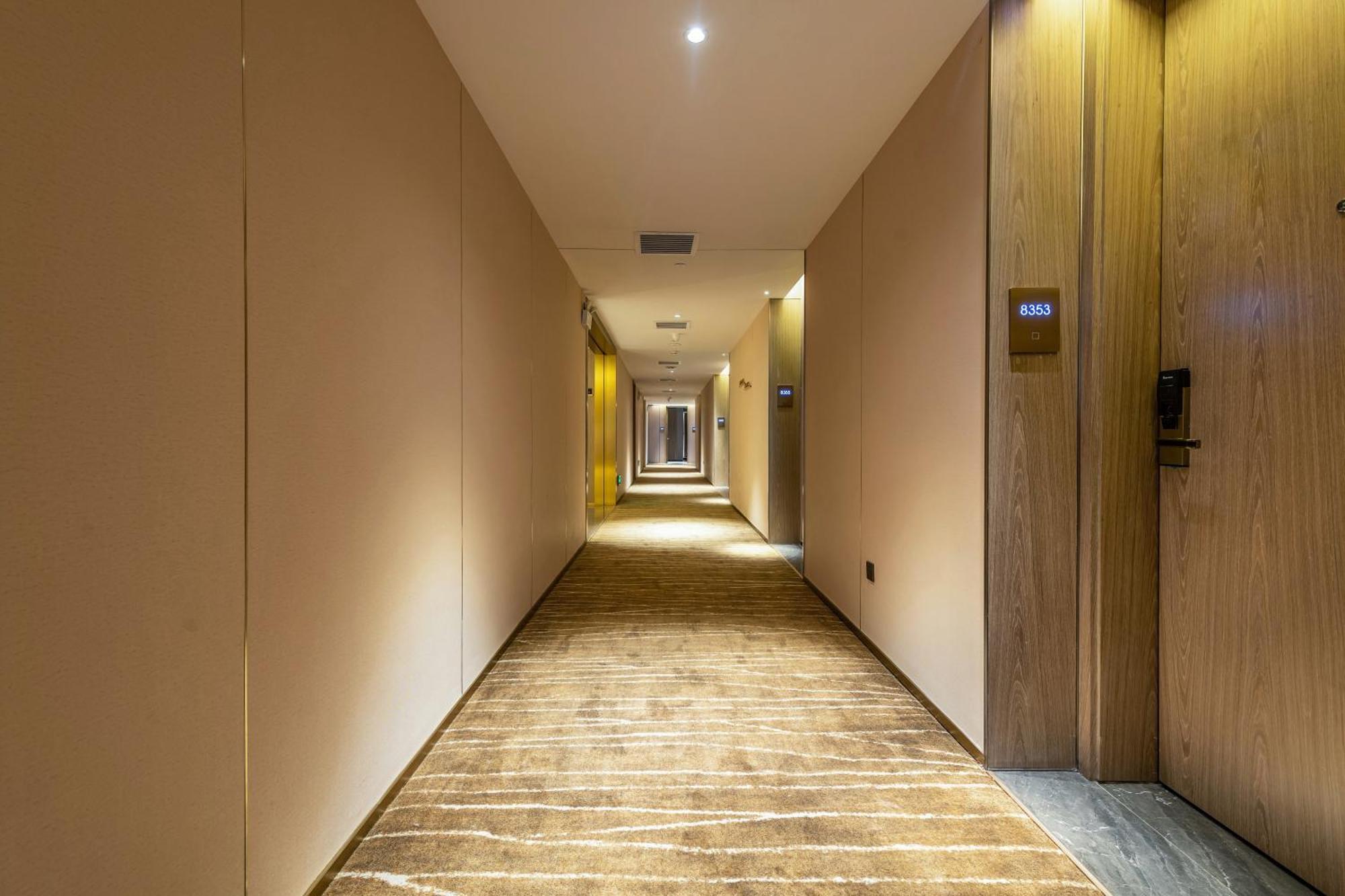 Hotel Echarm International Ouzhuang Metro Station Branch - Free Deliver Service To Fair Complex During Fair Period