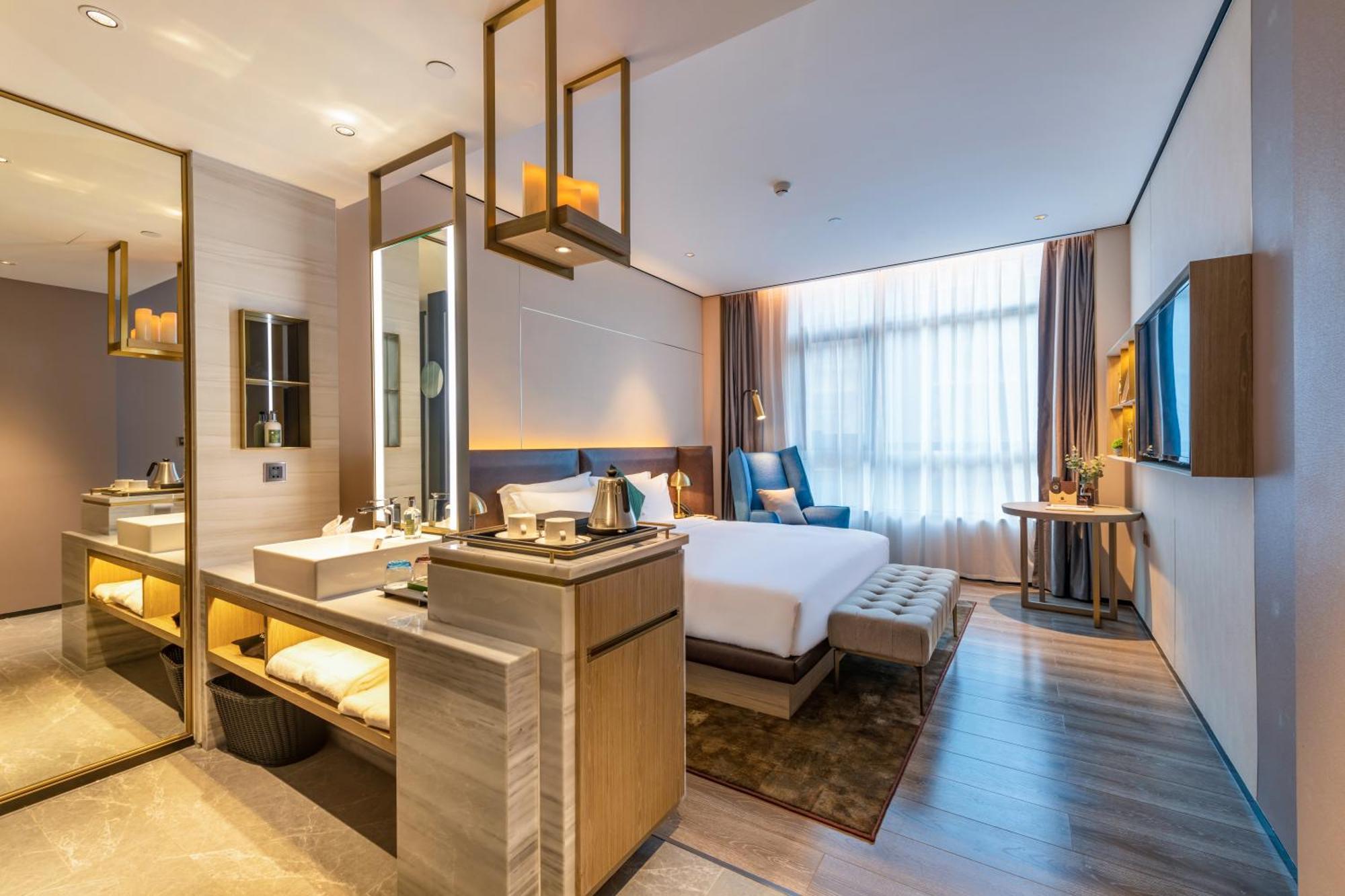 Echarm International Ouzhuang Metro Station Branch - Free Deliver Service To Fair Complex During Fair Period 4* Guangzhou