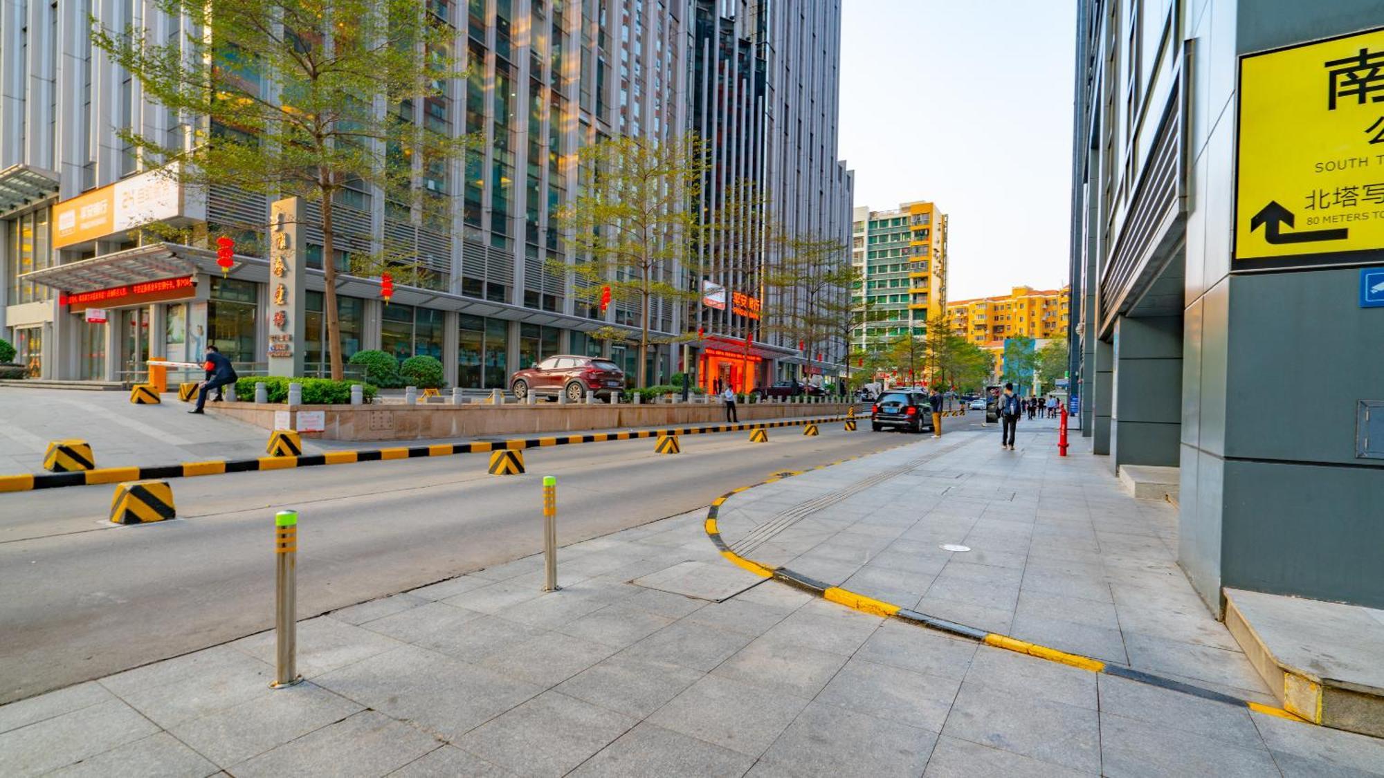 Lavande International Us Consulate General Zhujiang New Town Metro Branch - Free Shuttle Bus To Fair Complex During Fair Period & Free Vpn Internet Access 3*