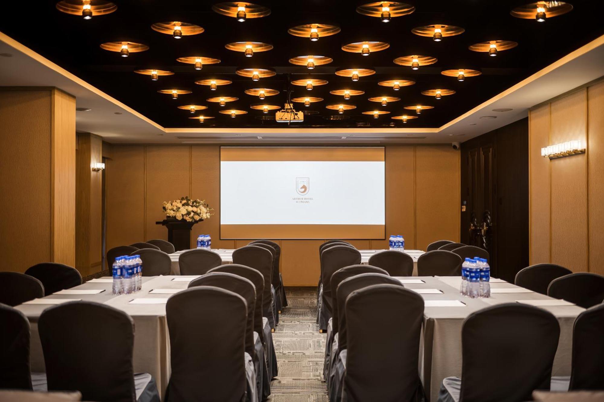 Hotel Arthur Luogang Xiangang Metro Guangzhou-free Shuttle Bus For Fair&free Breakfast And Afternoon Tea