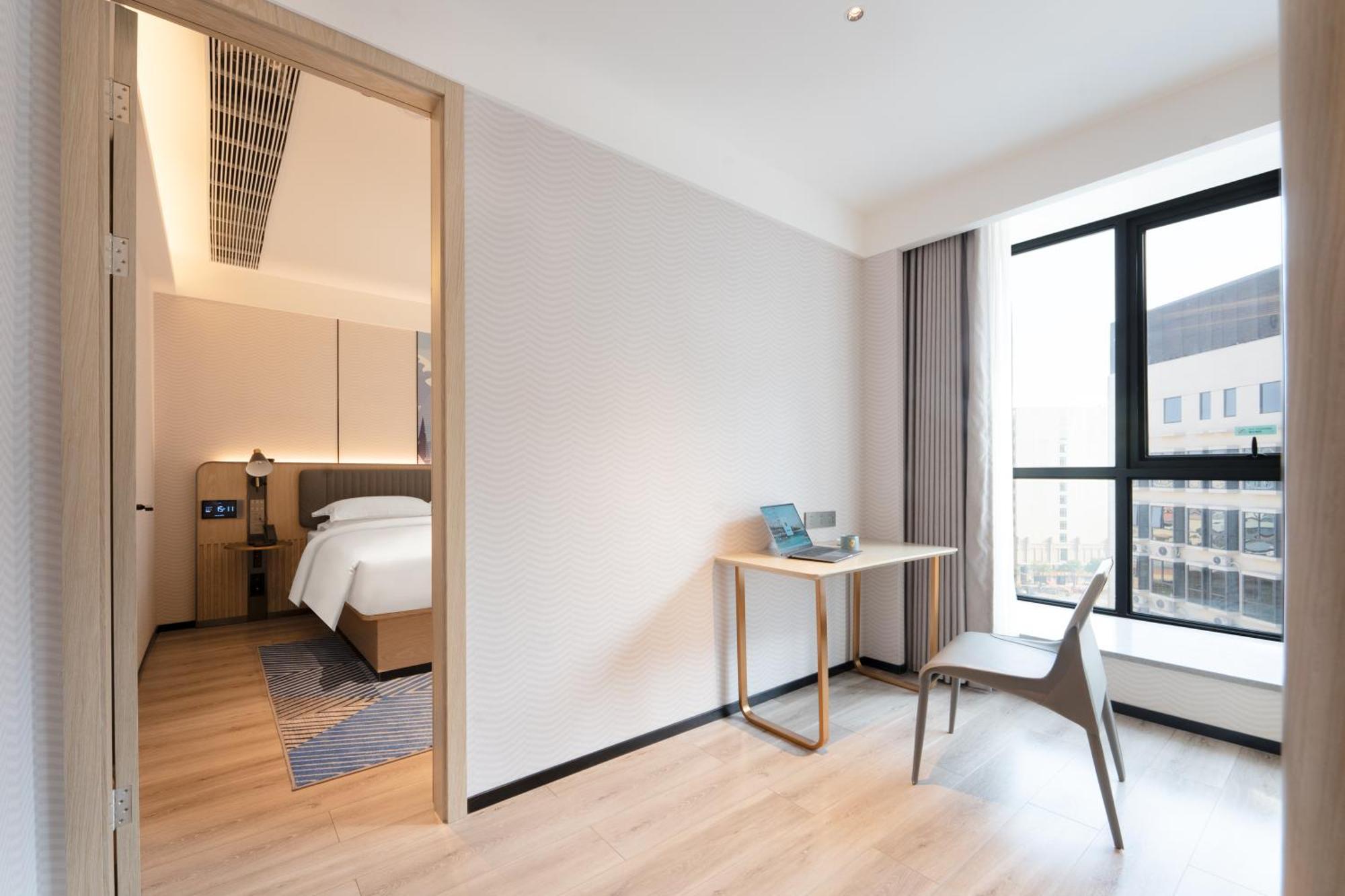 Echarm International Baiyun International Airport Qingbu Metro Branch - Free Deliver Service To Baiyun International Airport & Free Deliver Service To Fair Complex During Fair Period Guangzhou