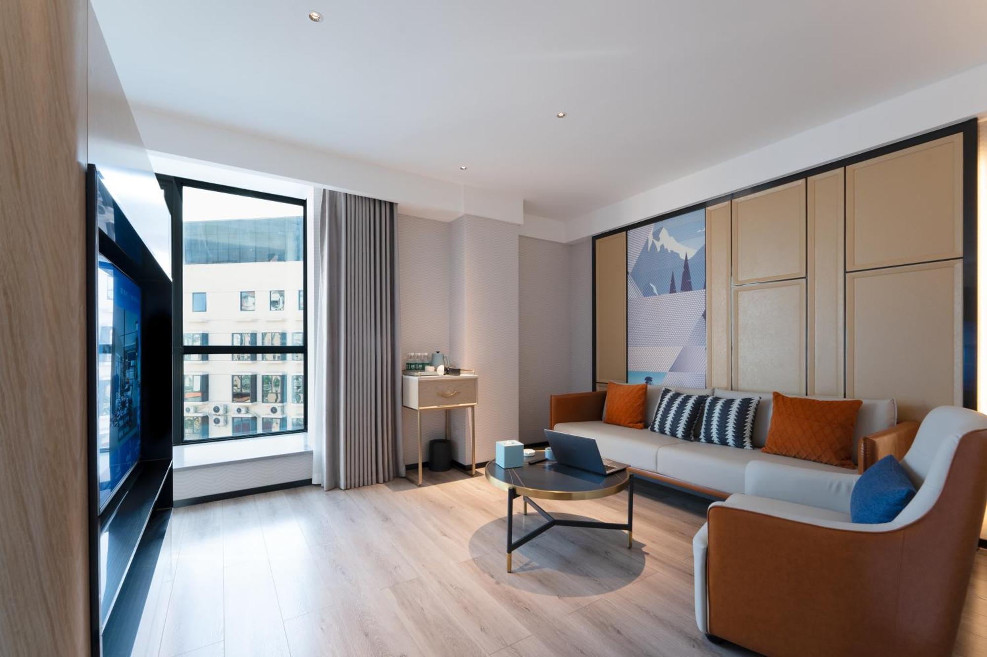 Hotel Echarm International Baiyun International Airport Qingbu Metro Branch - Free Deliver Service To Baiyun International Airport & Free Deliver Service To Fair Complex During Fair Period