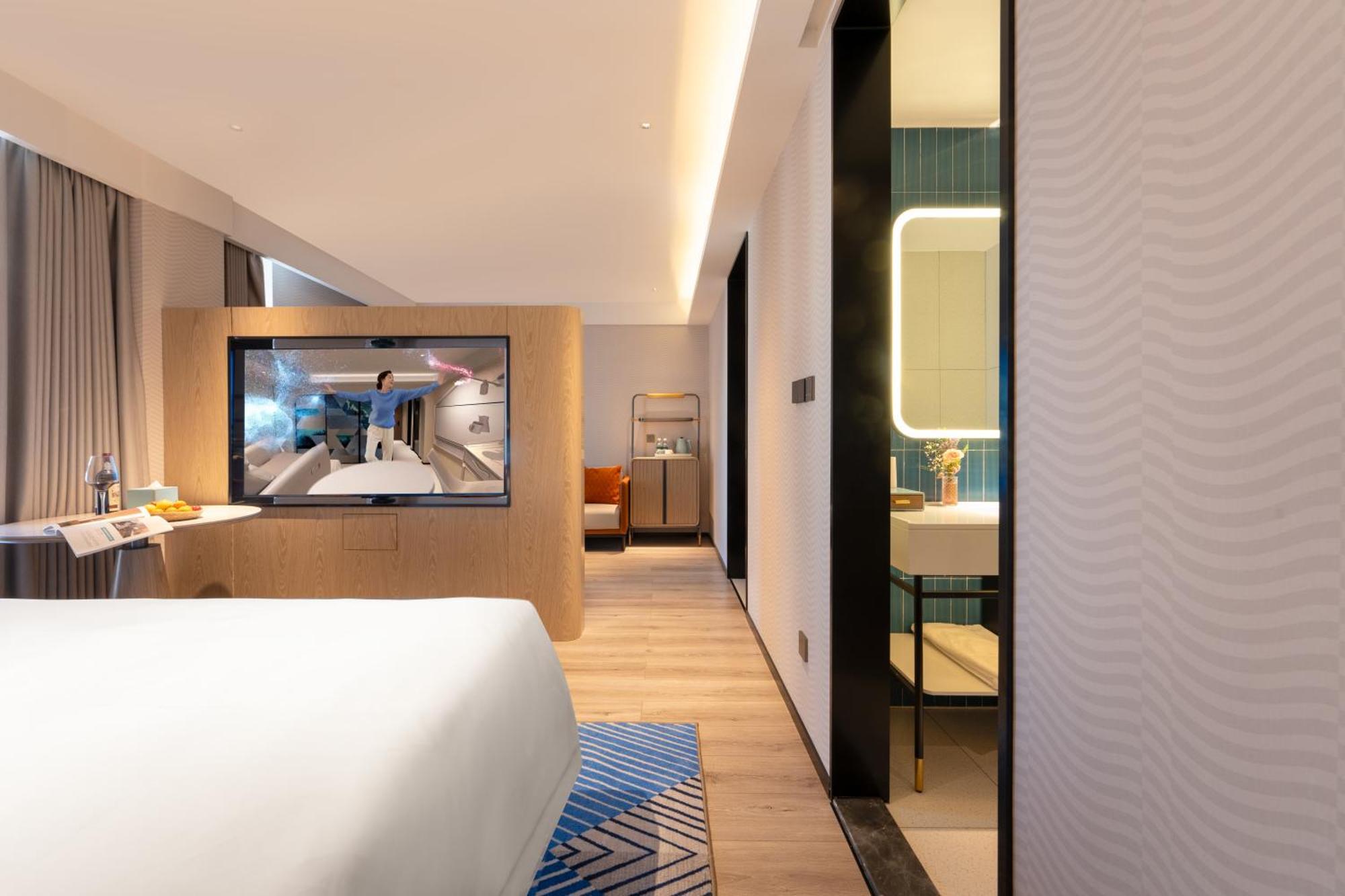 Hotel Echarm International Baiyun International Airport Qingbu Metro Branch - Free Deliver Service To Baiyun International Airport & Free Deliver Service To Fair Complex During Fair Period 4*