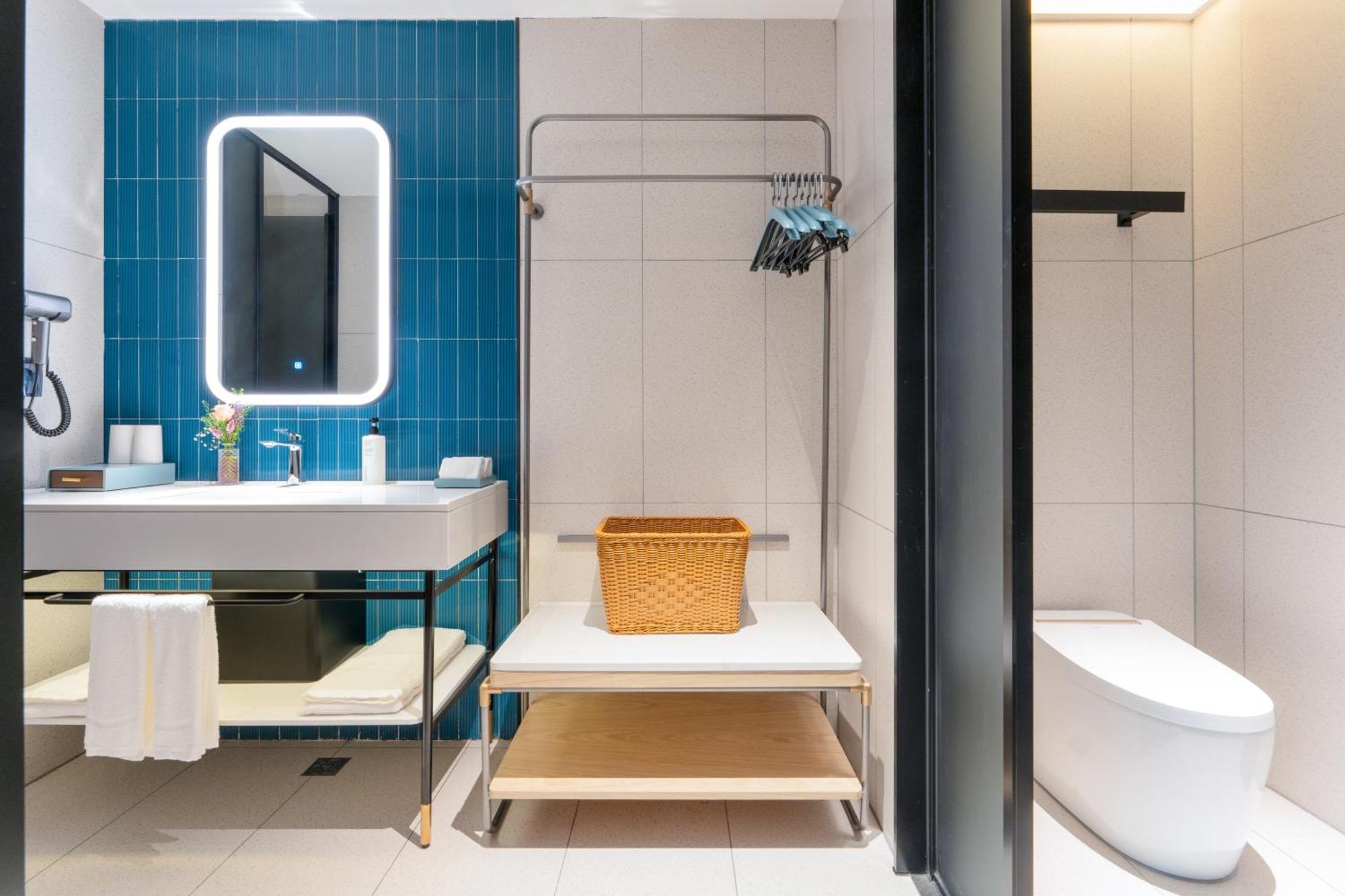 Hotel Echarm International Baiyun International Airport Qingbu Metro Branch - Free Deliver Service To Baiyun International Airport & Free Deliver Service To Fair Complex During Fair Period