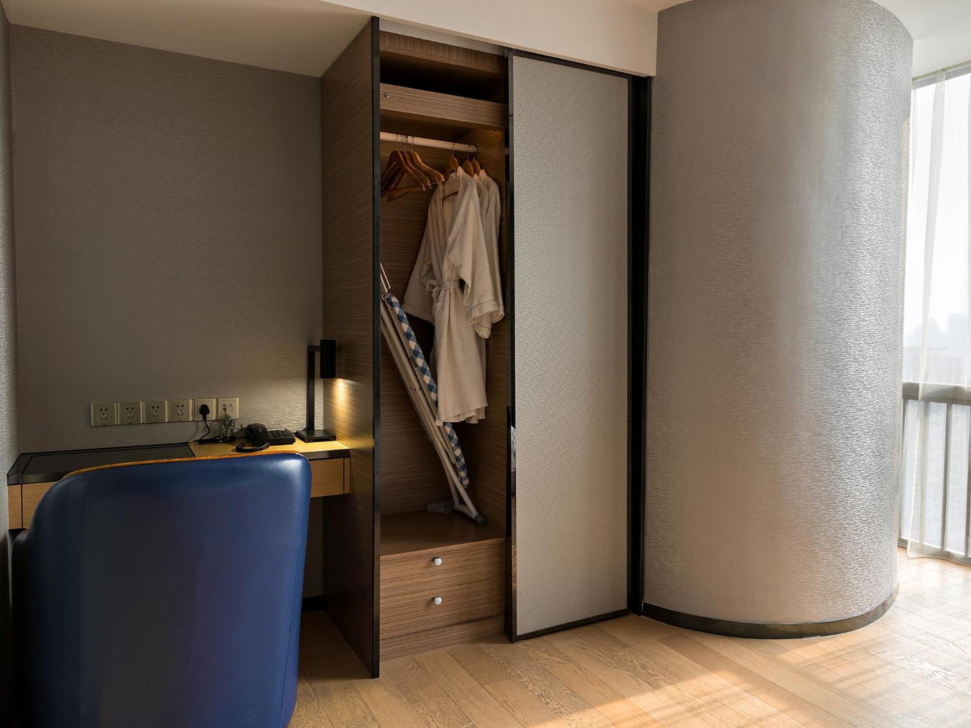 Pengman Beijing Rd. A-mall Apartment Guangzhou