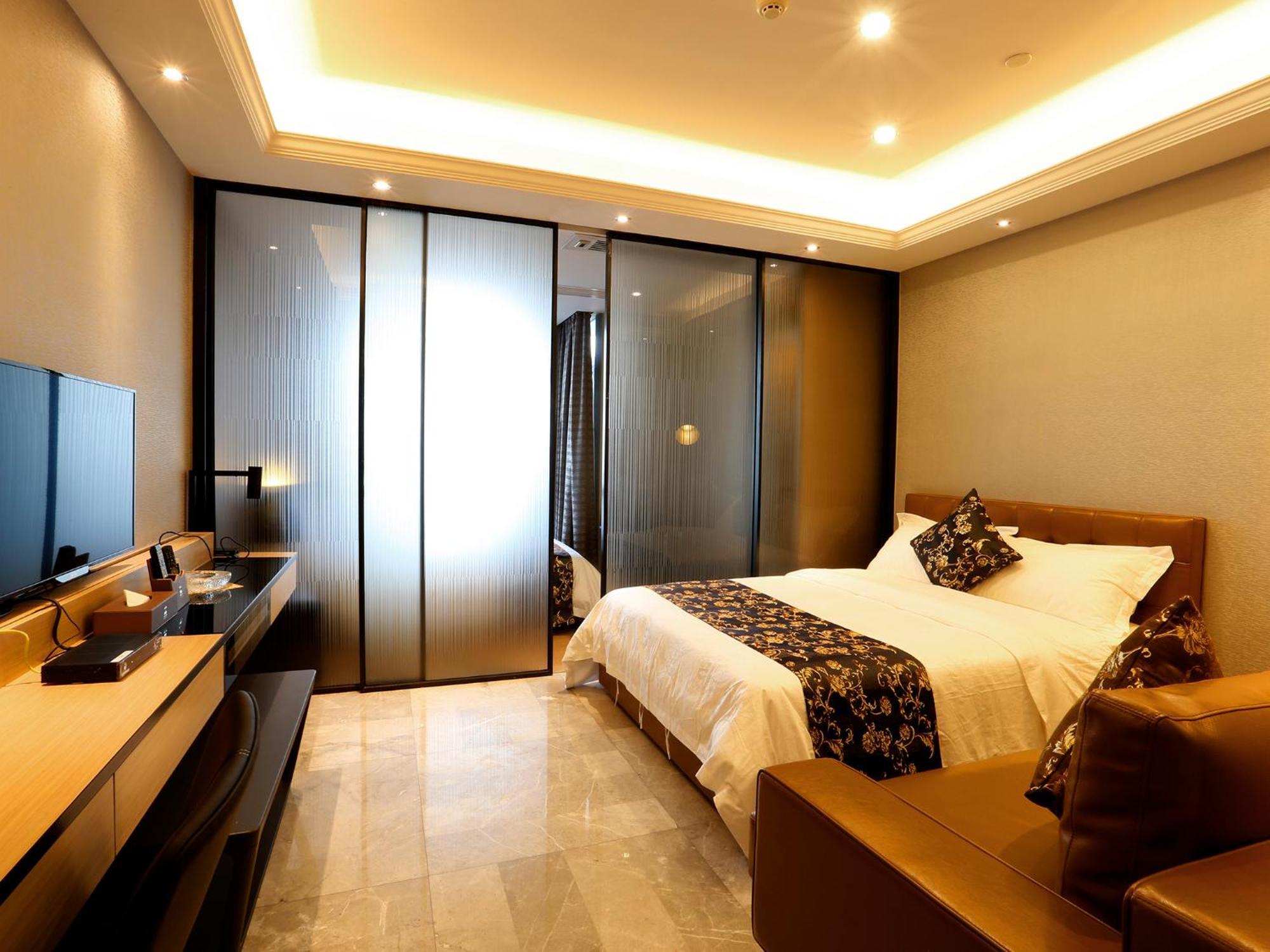 Pengman Beijing Rd. A-mall * Guangzhou