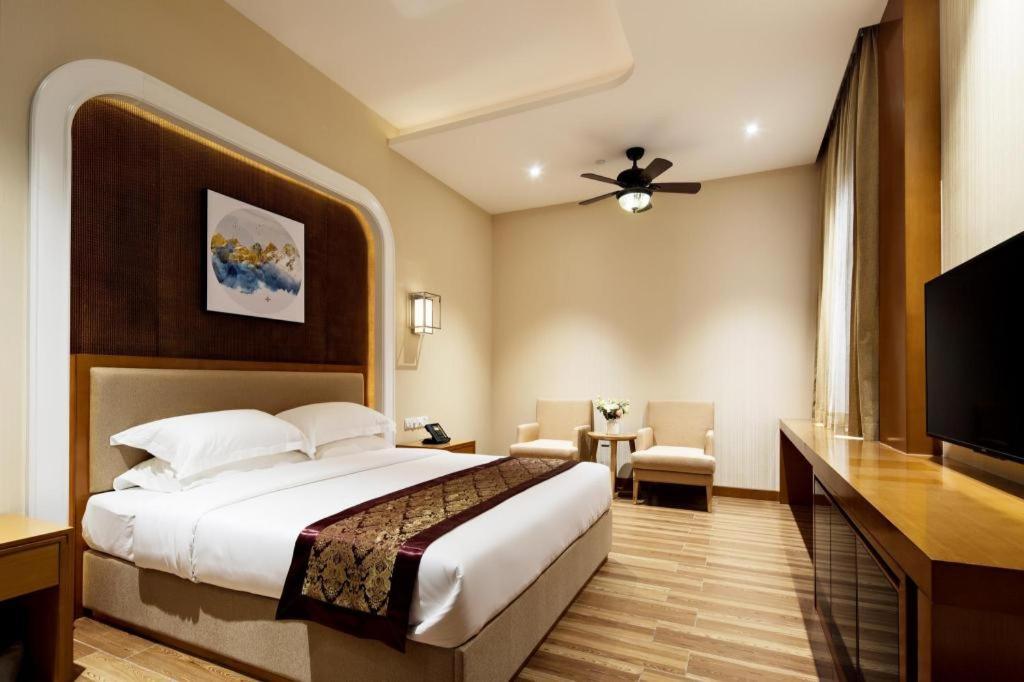 Cheermore Recreation Zhimao Yuan Ecological Leisure Hotel 3*