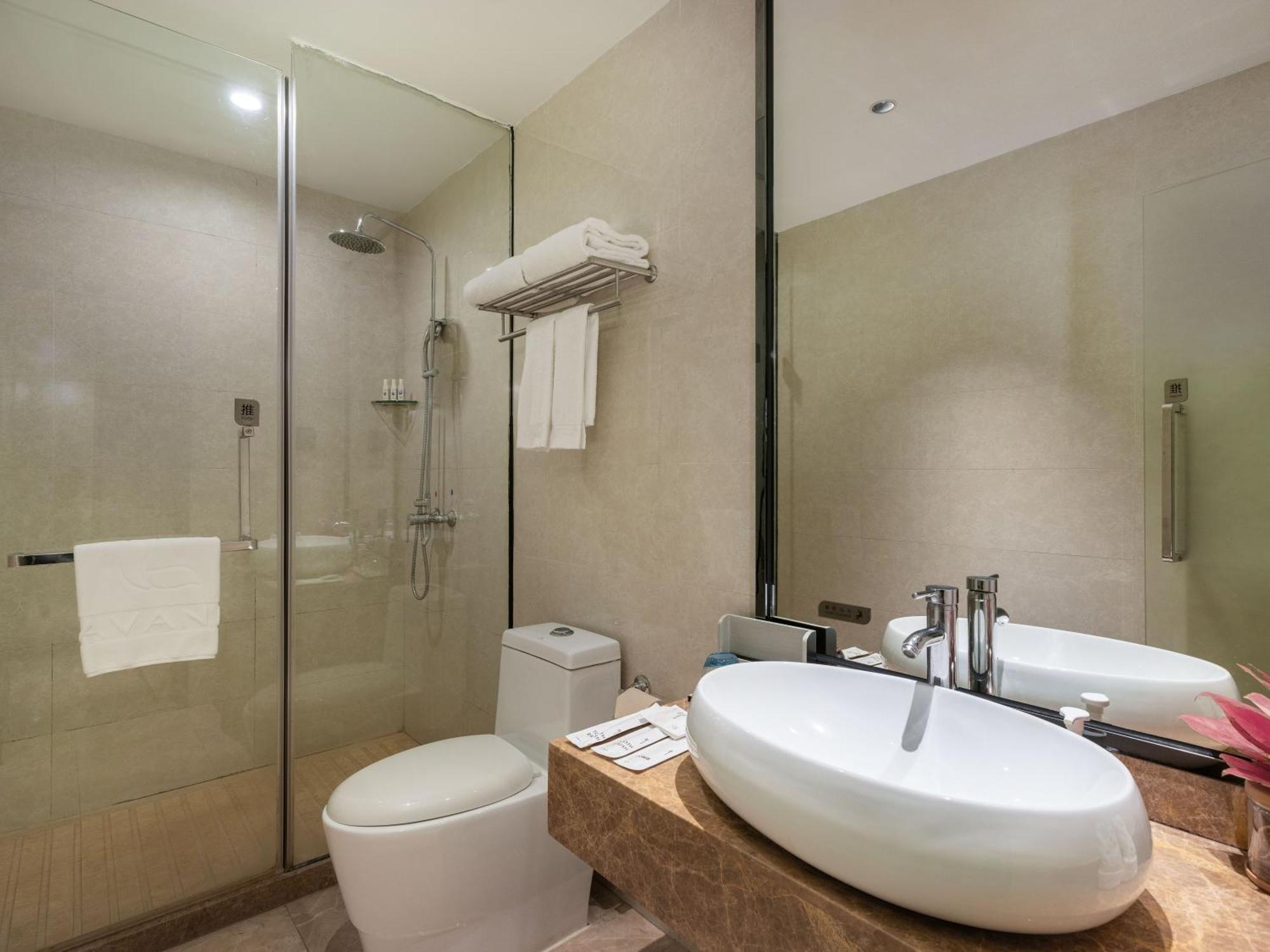 Hotel Lavande International Us Consulate General Grandview Plaza Branch - Free Shuttle Bus To Fair Complex During Fair Period & Free Vpn Internet Access