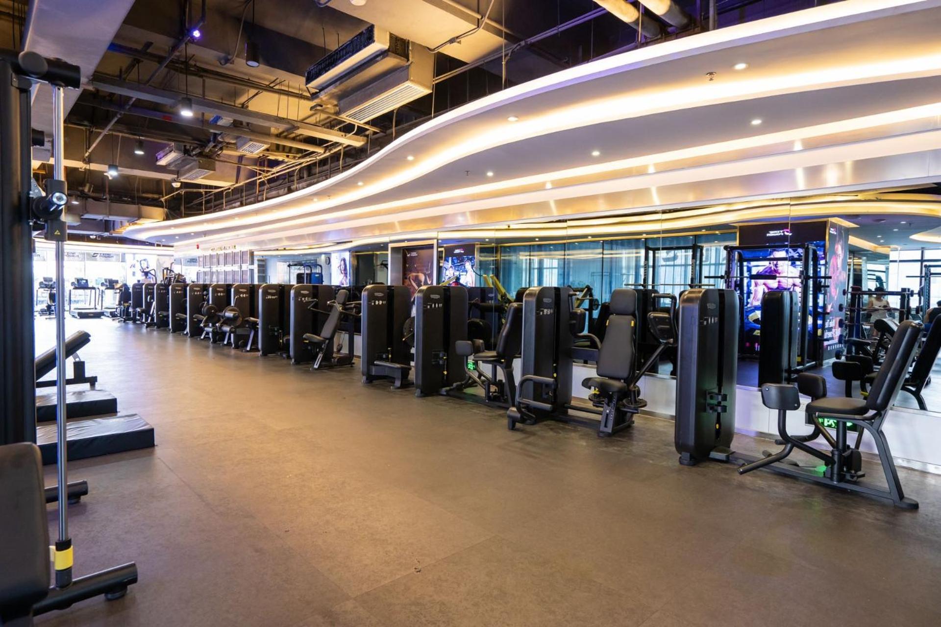 Lucky International Pazhou Convention And Exhibition Center Zhujiang New Town Branch - Free Shuttle Bus To Fair Complex During Fair Period & Overseas Buyers Registration Service & Free Vpn Internet Access 4* Guangzhou