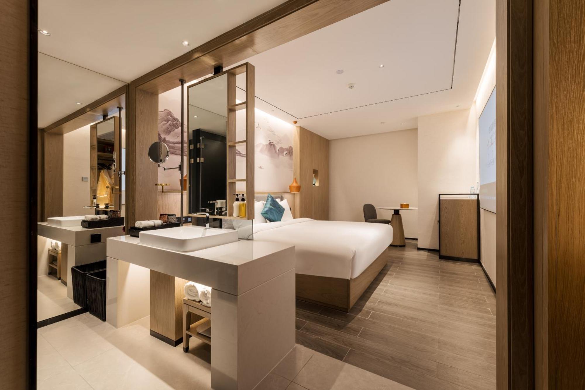 Hotel Paco Botanical Garden Metro Guangzhou-free Shuttle Bus For Fair 4*
