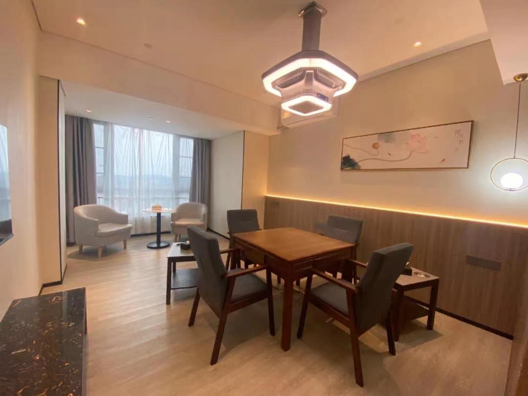Qiling Hotel