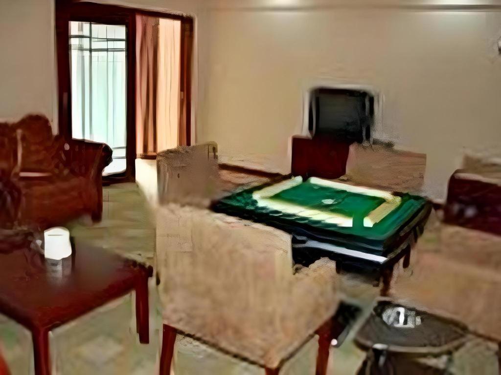 Hotel Yue Lai Yue 2*