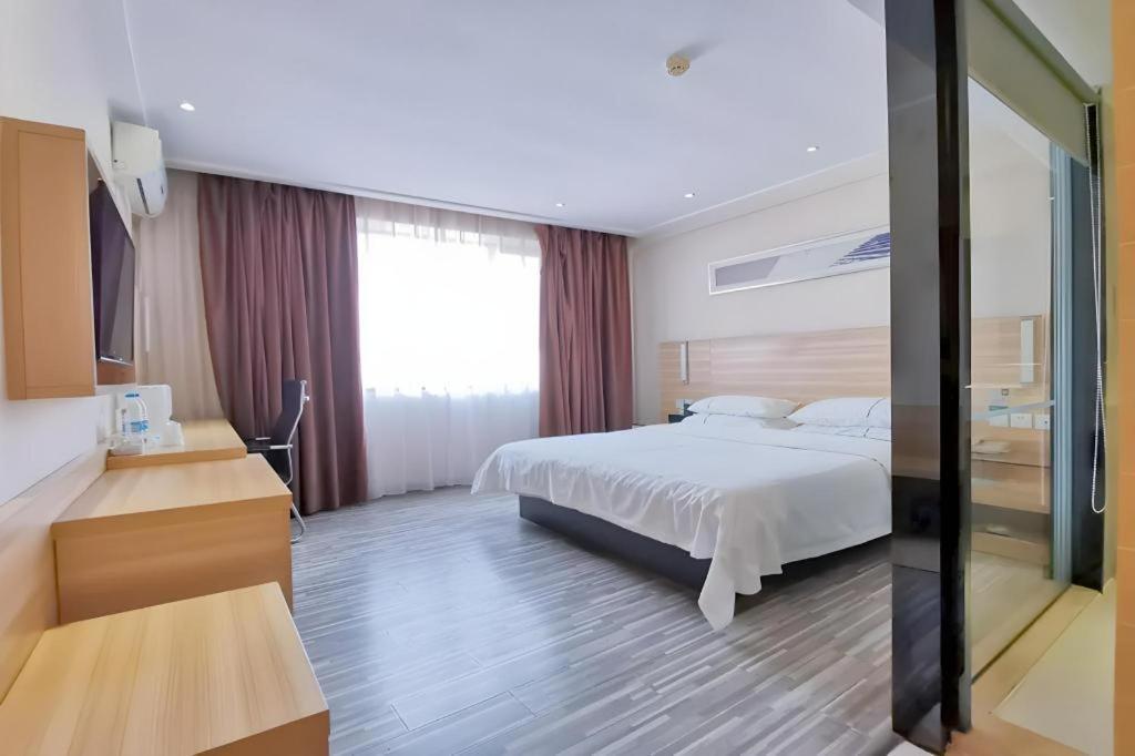 Comfort Jiaokou Metro Station Hotel