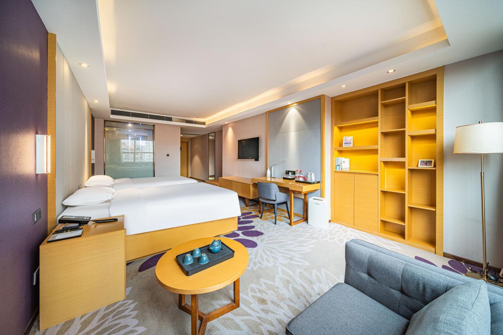 Hotel Echarm International Baiyun International Airport Huadu Plaza Branch - Free Deliver Service To Baiyun International Airport & Free Deliver Service To Fair Complex During Fair Period