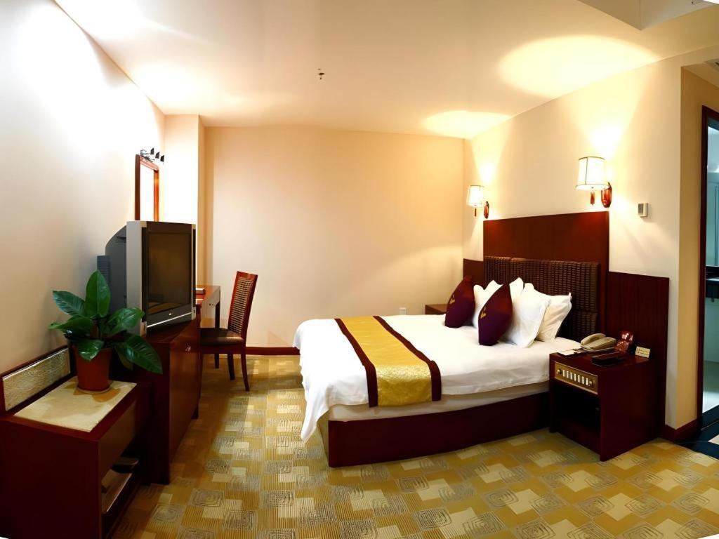 Hotel Yue Lai Yue 2*