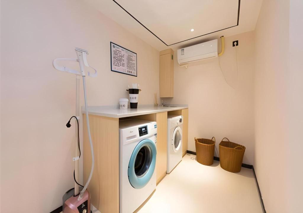 Hotel Comfort Southern Hospital Tonghe Metro Station Guangzhou
