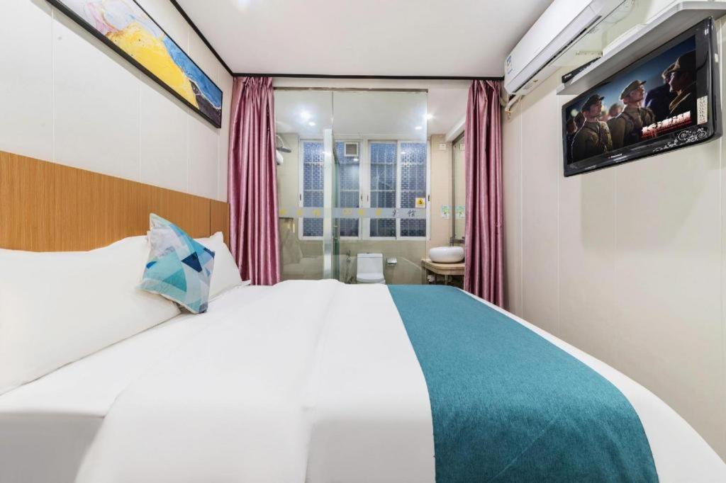 Xinghe Xinfeng Railway Station & Bus Station Branch Hotel