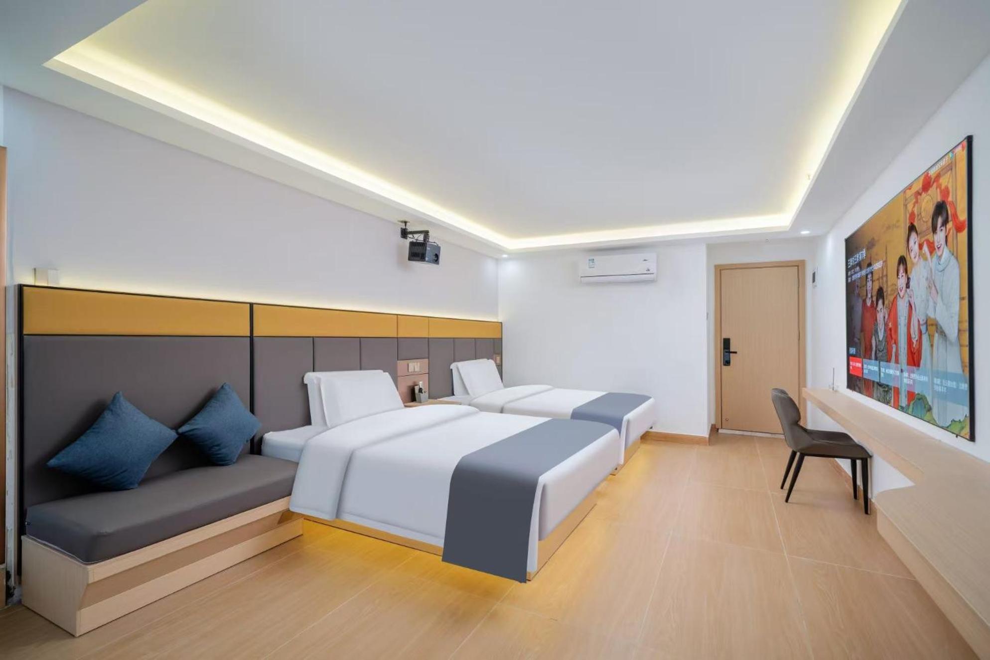 Shengmeiya Hotel-line8 Pazhou Stn Entrance D-walking Distance To Fair