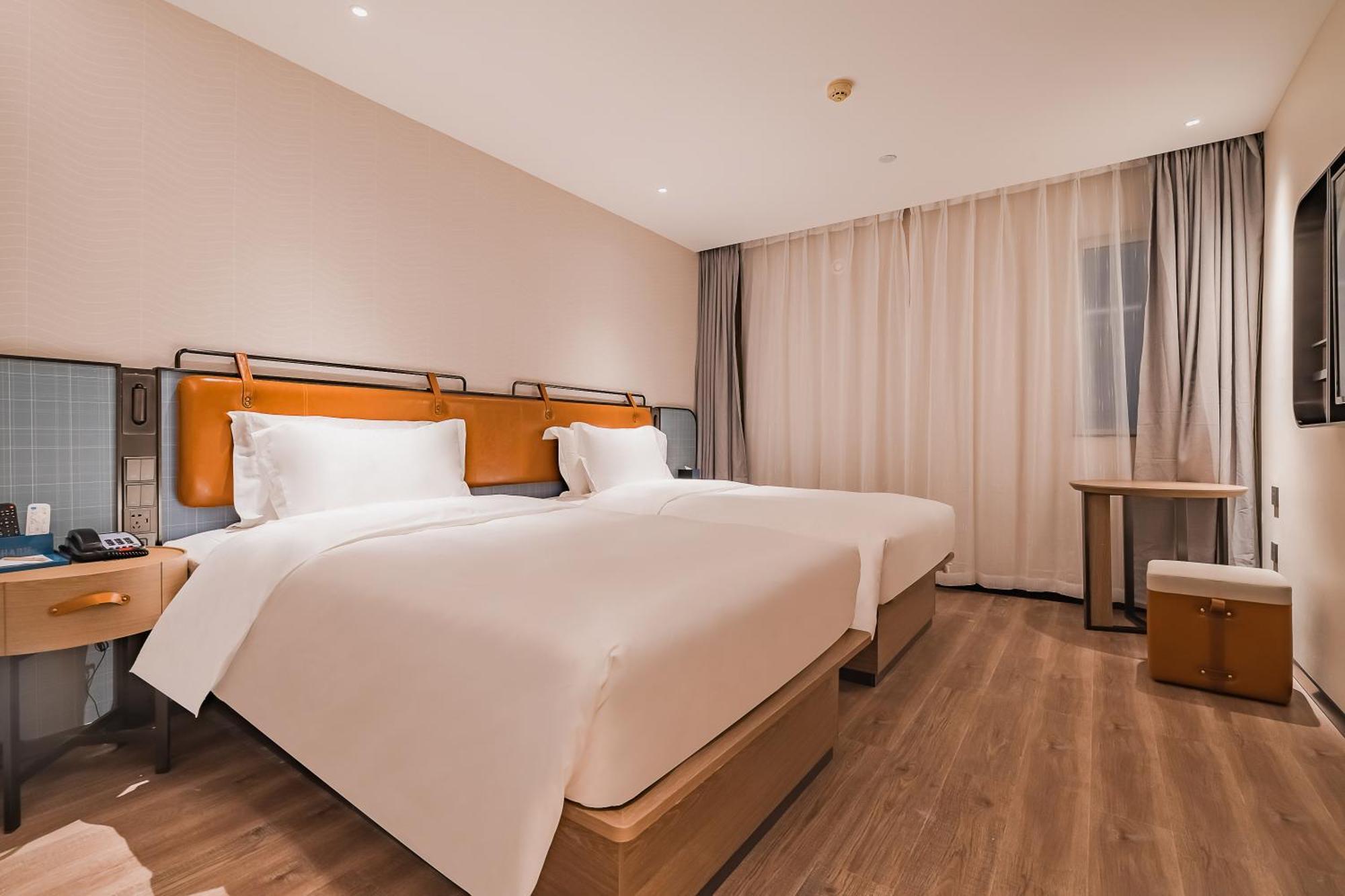 Hotel Echarm International South Railway Station Zhongcun Metro Station Branch - Free Shuttle Bus To Fair Complex During Fair Period Canton