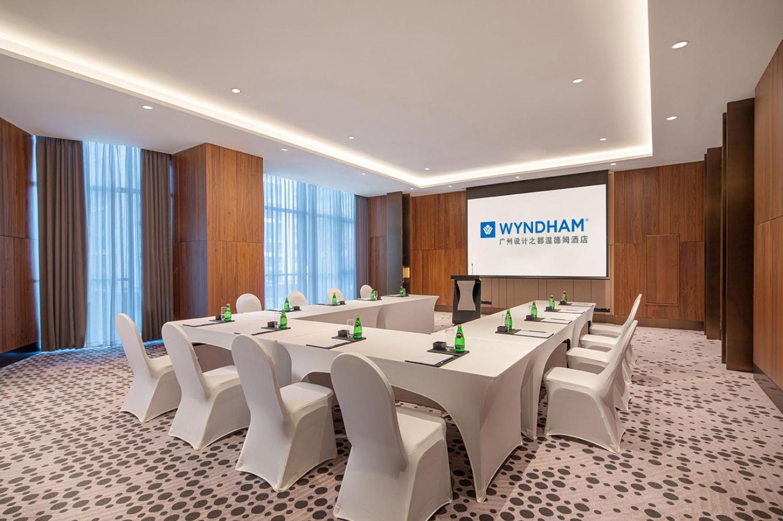 Hotel Wyndham Huangbian Metro Branch - Free Shuttle Bus To Fair Guangzhou
