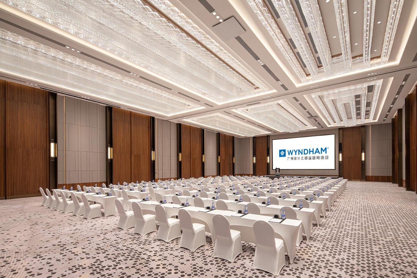 Hotel Wyndham Huangbian Metro Branch - Free Shuttle Bus To Fair