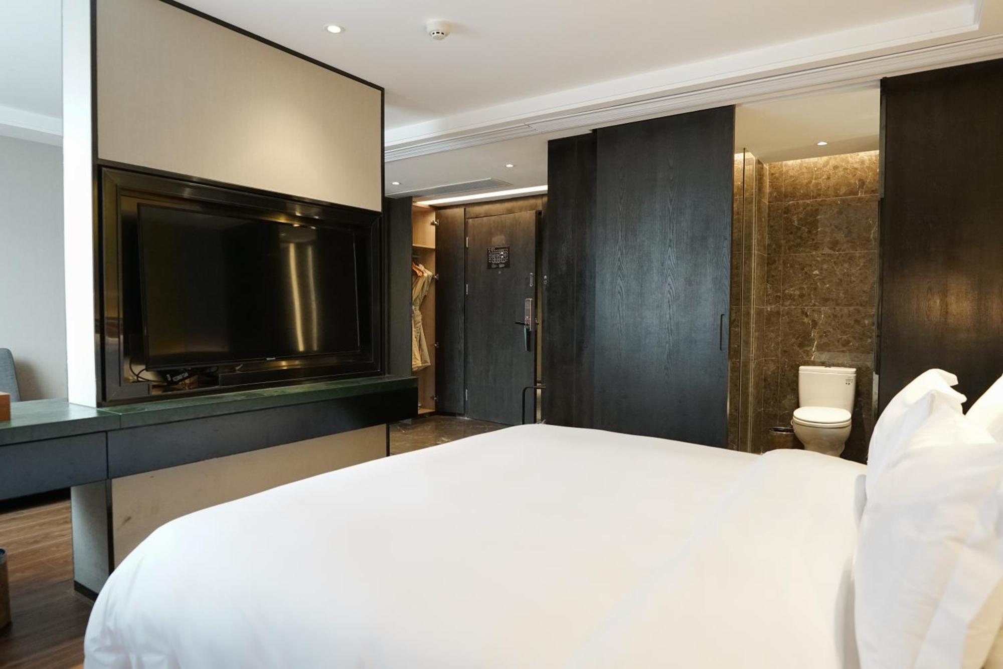 Hotel Paco Datang Metro Guangzhou-free Shuttle Bus For Fair 4*